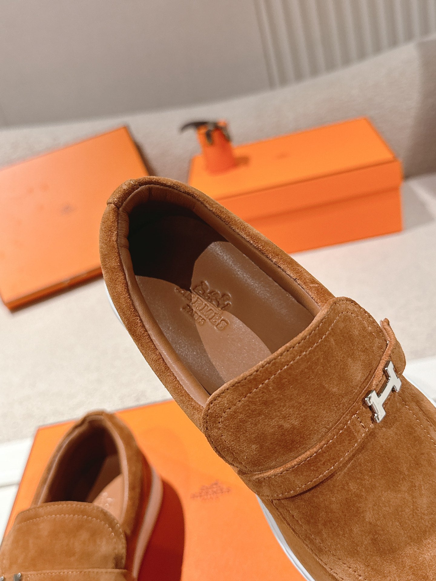 HM 25ss Loafers Camel Brown Suede 577161