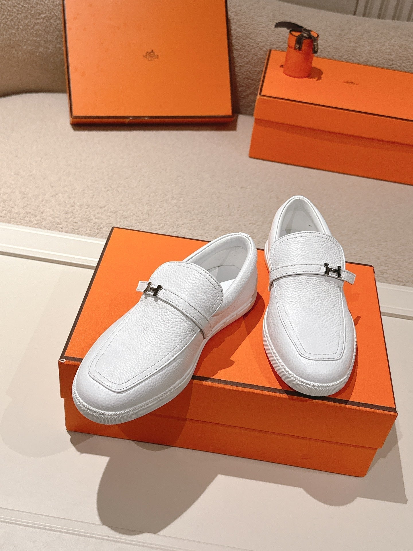HM 25ss Loafers White Sheepskin 577163