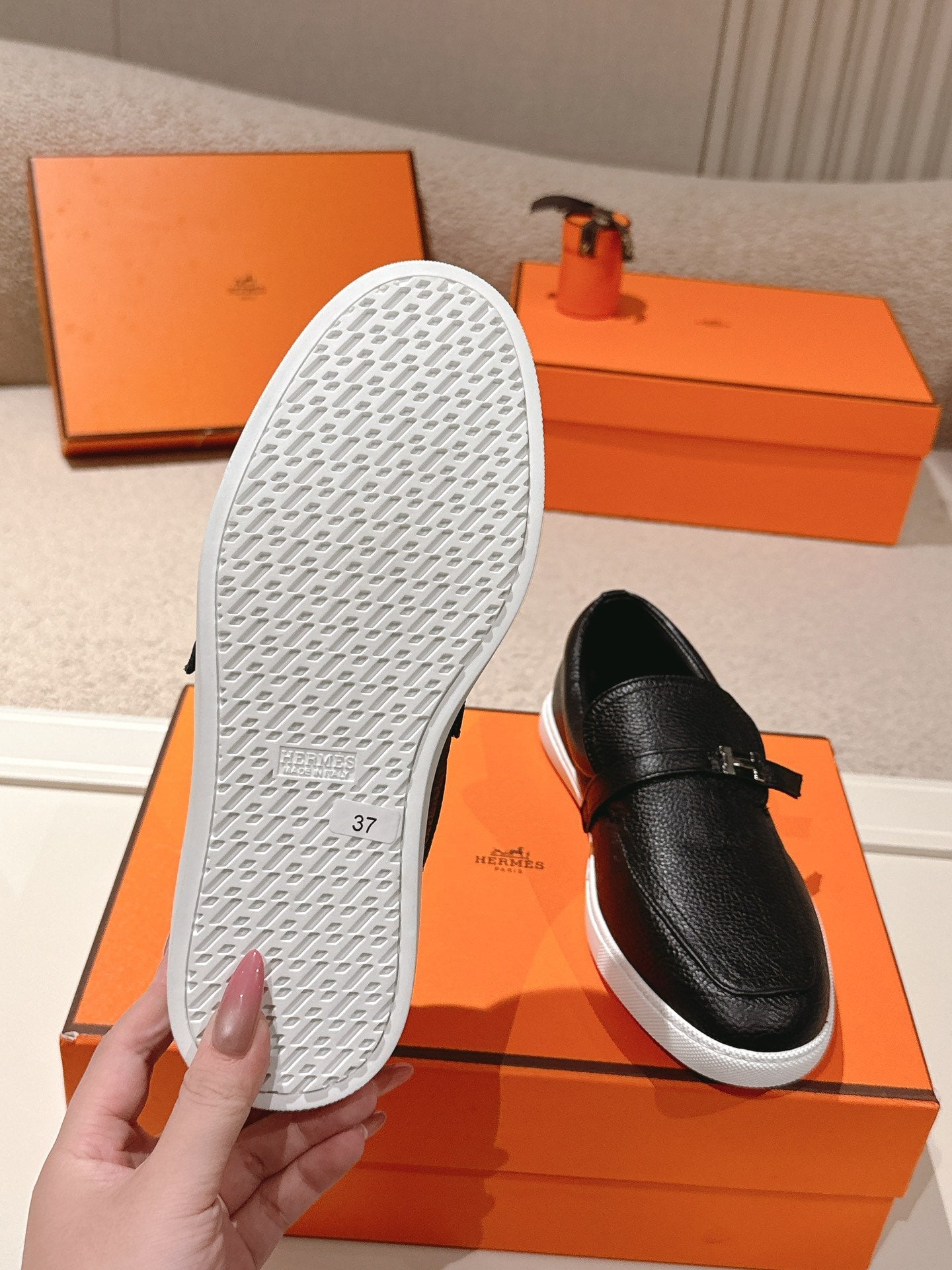 HM 25ss Loafers Black Sheepskin 577164