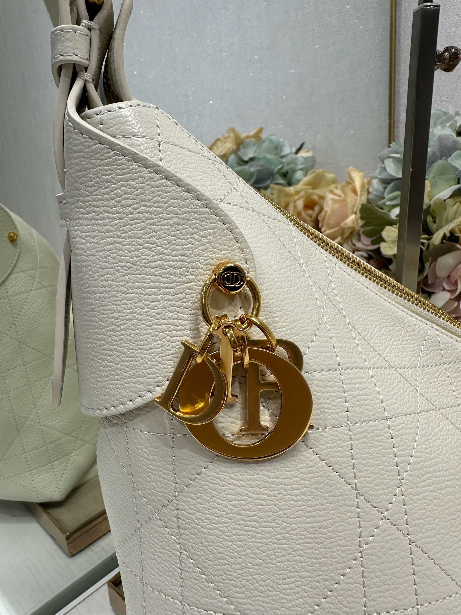 CD Large Dior Voyage Bag 34cm White Macrocannage Calfskin 288641