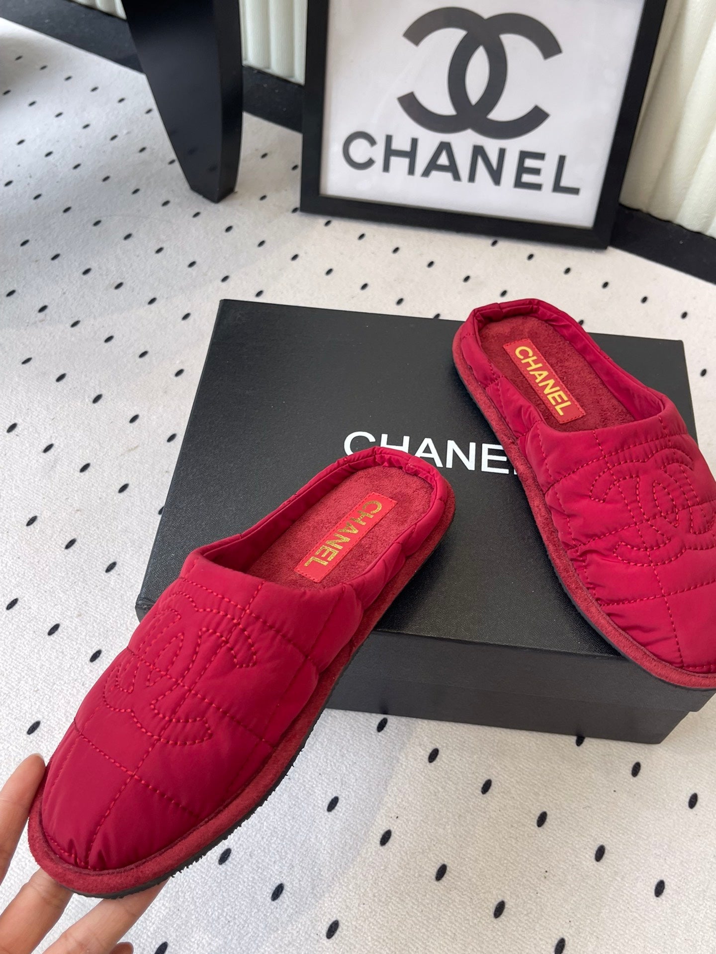CC New Down-Filled Couple Slippers Red Technical Fabric