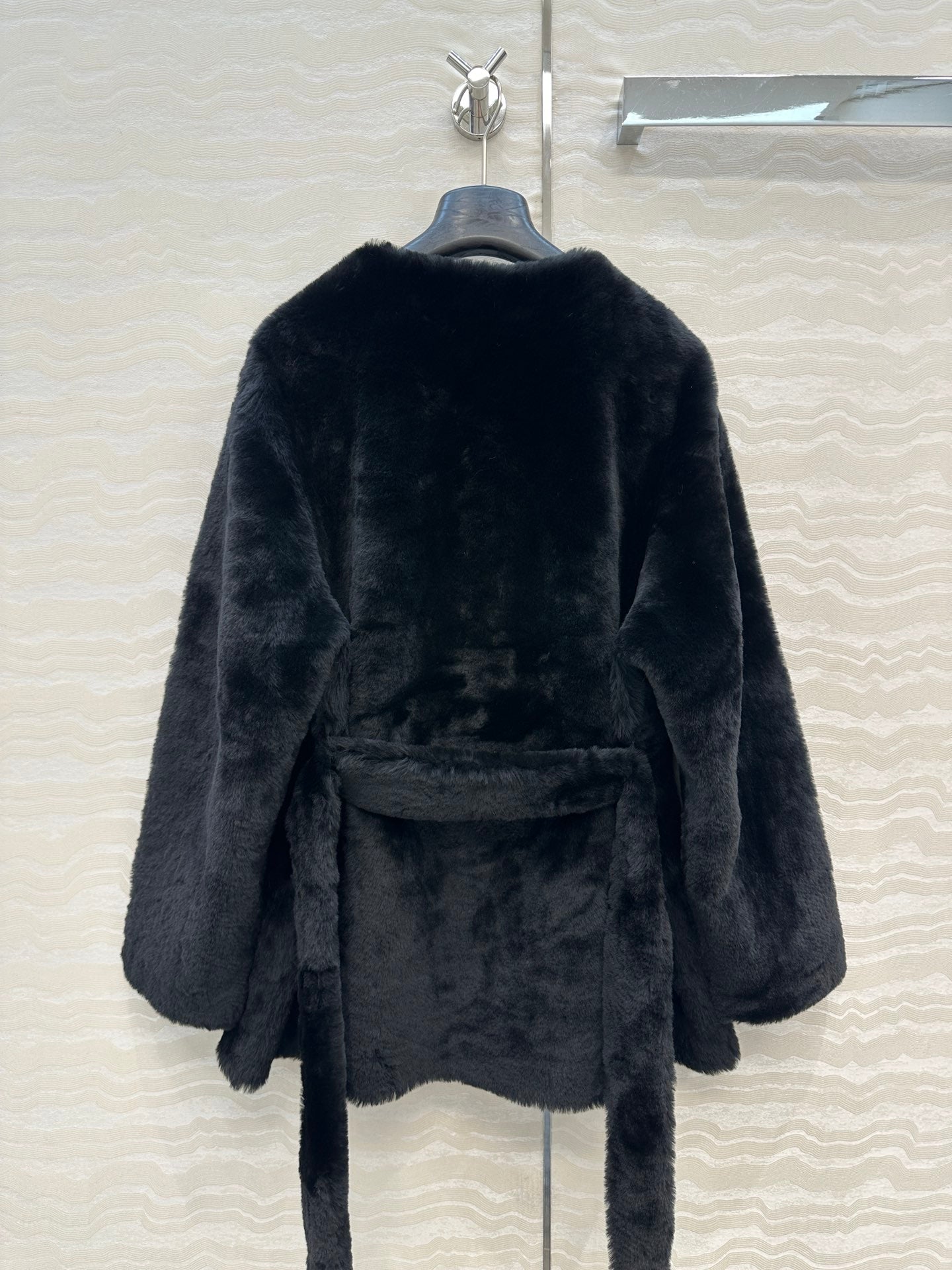 Totême's Jacket Belt Black Fur Shearling  341205