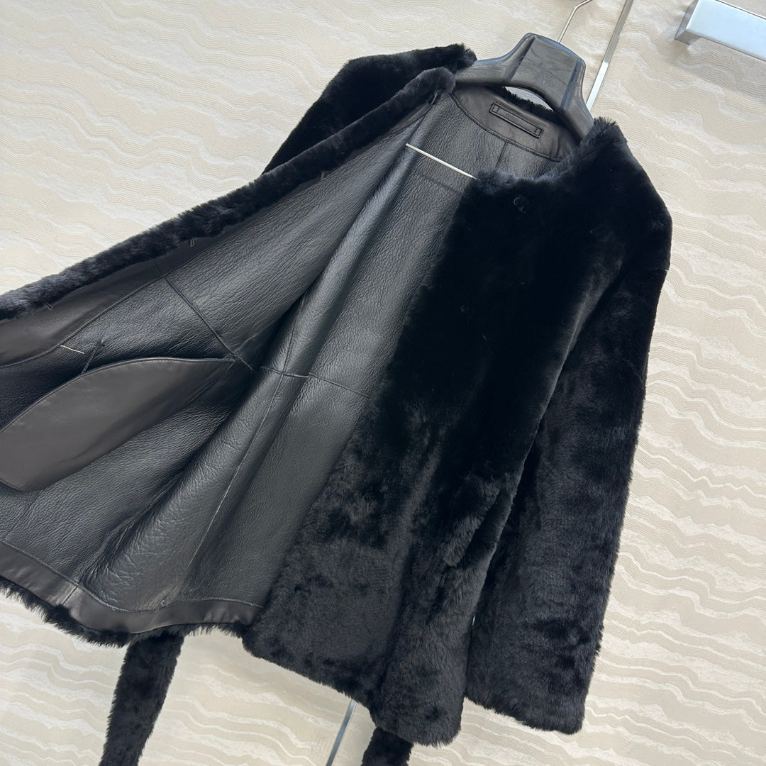 Totême's Jacket Belt Black Fur Shearling  341205