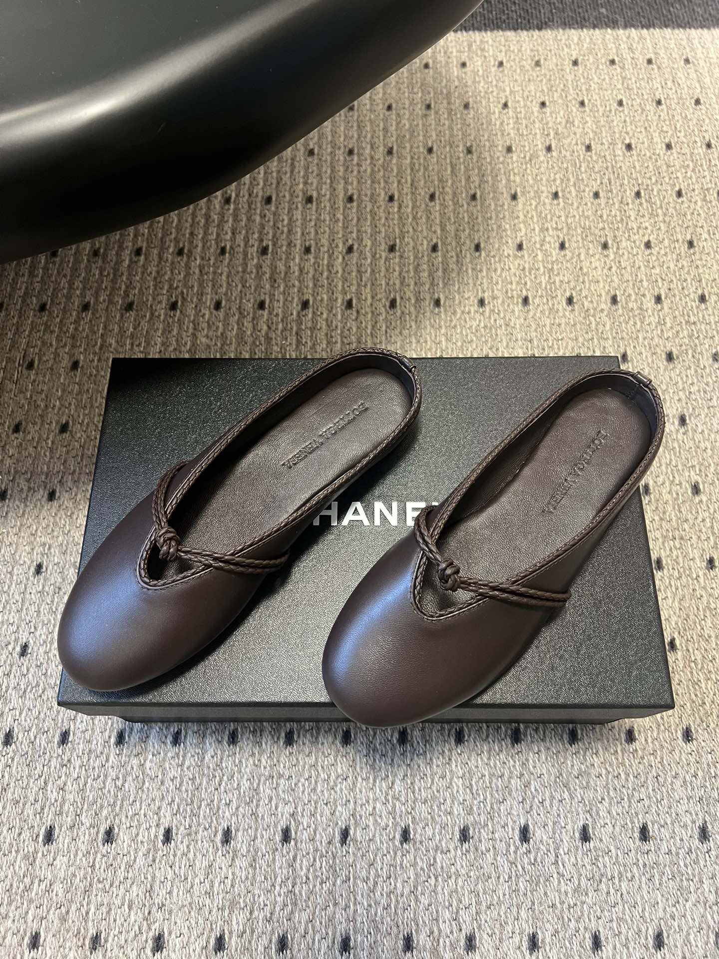 BV 26s Flats Mules Chocolate Calfskin
