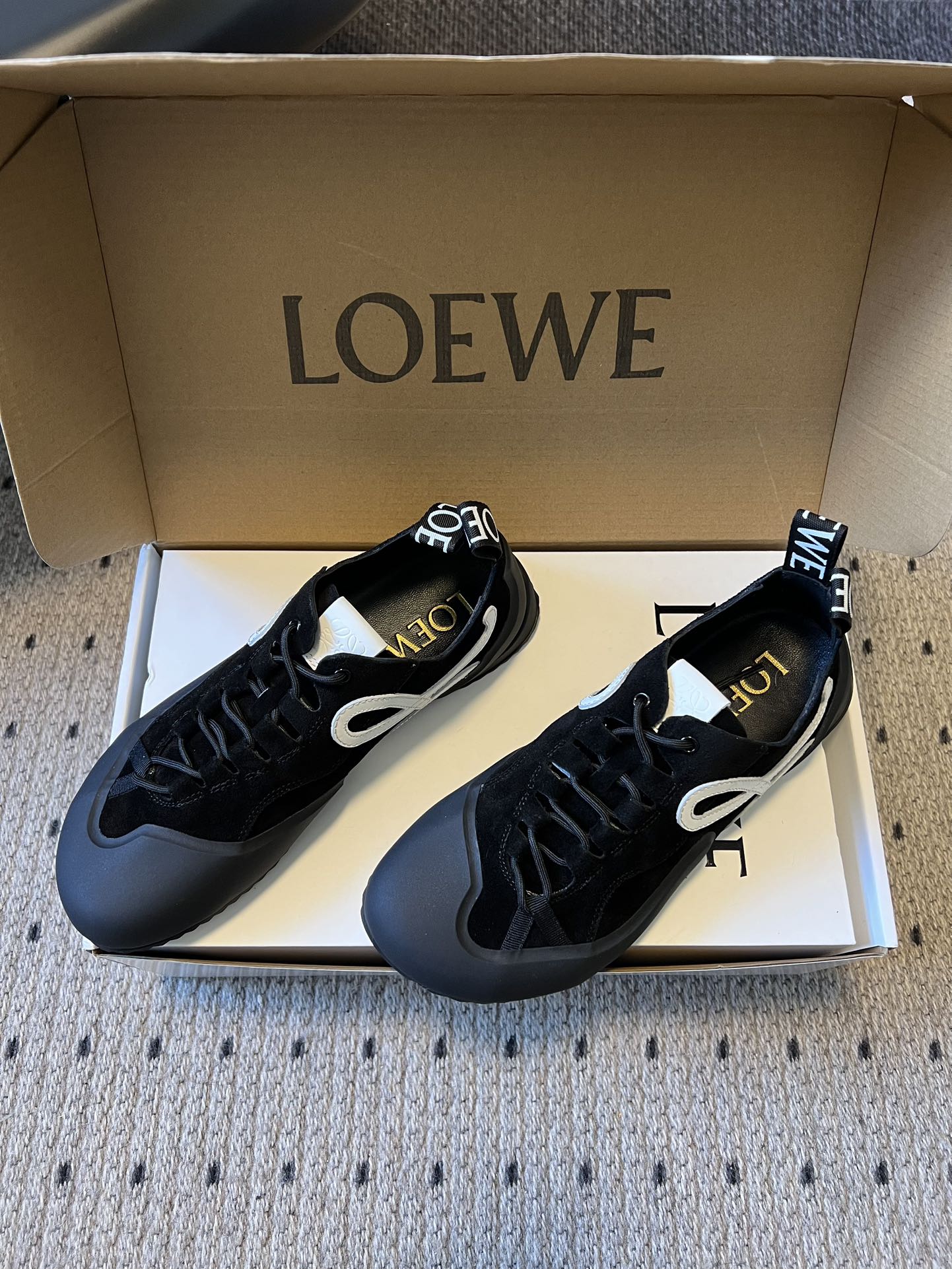 LOEW 26s Flow Sneaker Black White Suede Sheepskin 682760