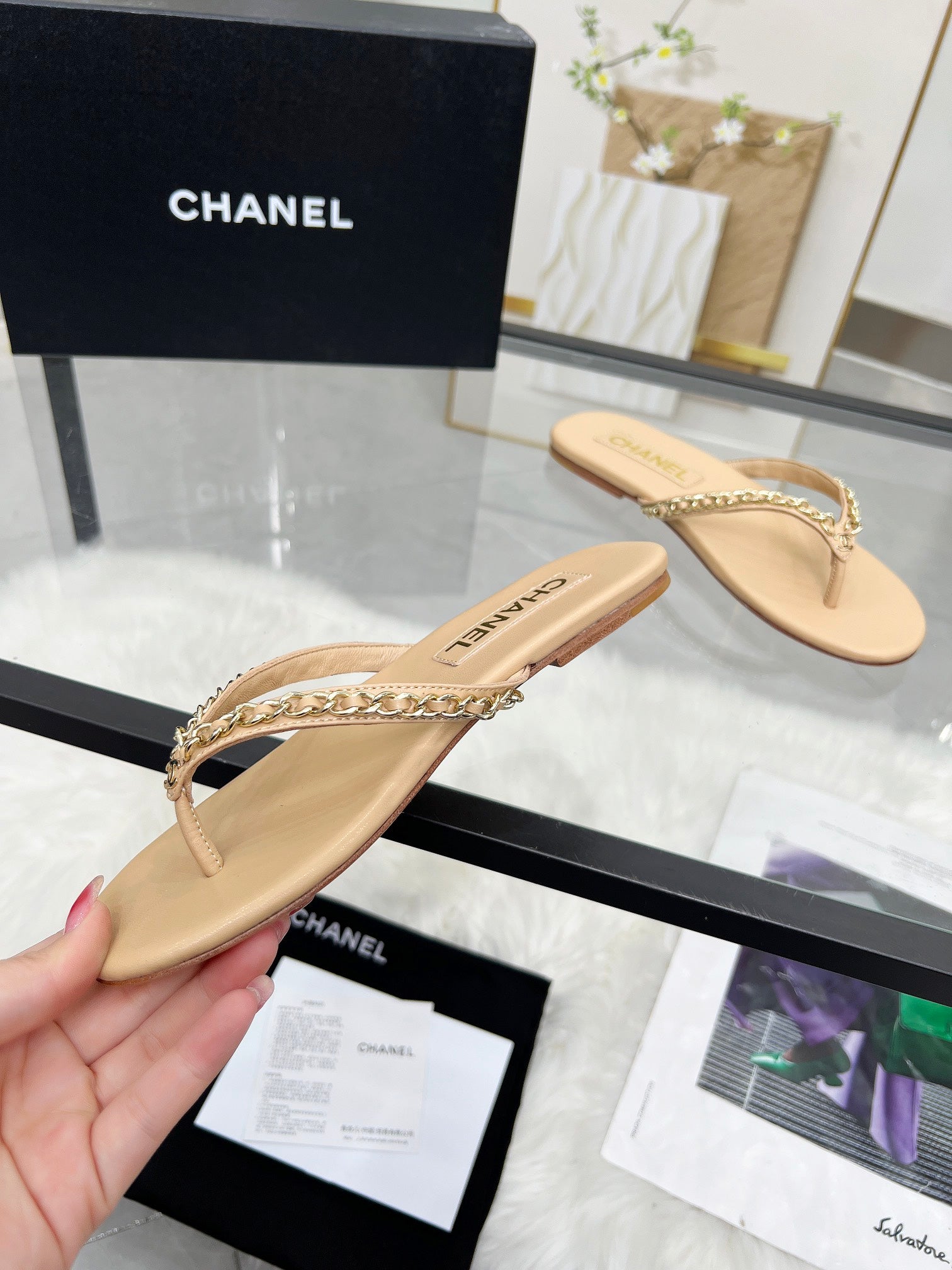 CC 26s Thong With Chain Beige Shiny Sheepskin 684863
