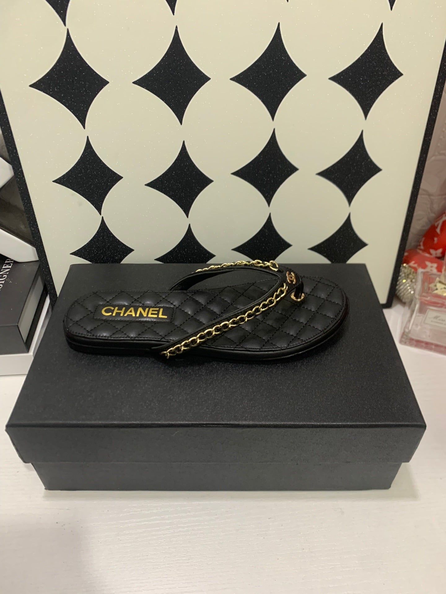 CC 26s Thong With Chain Black Sheepskin 684868