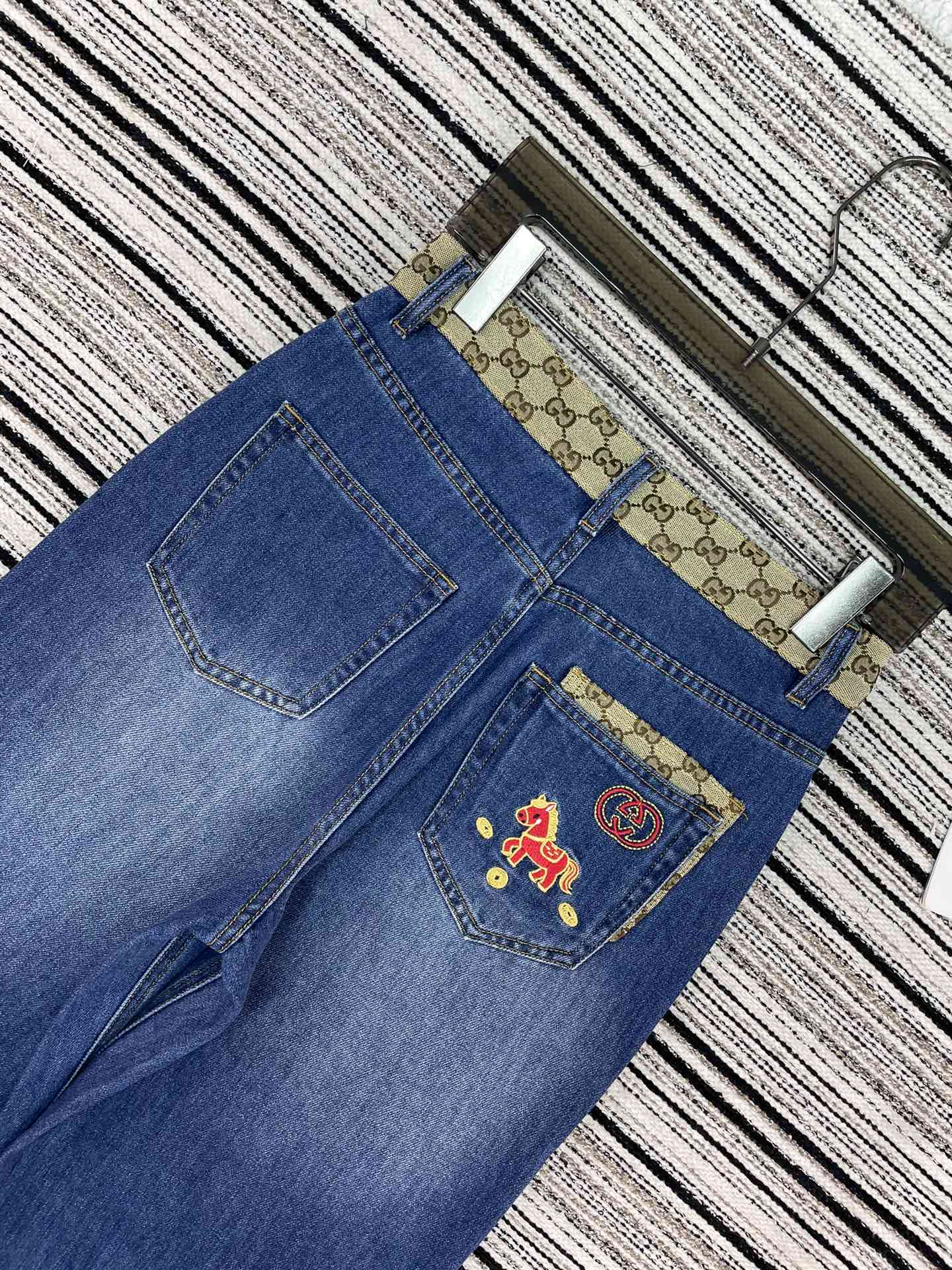 Gucci 26s Jeans 85