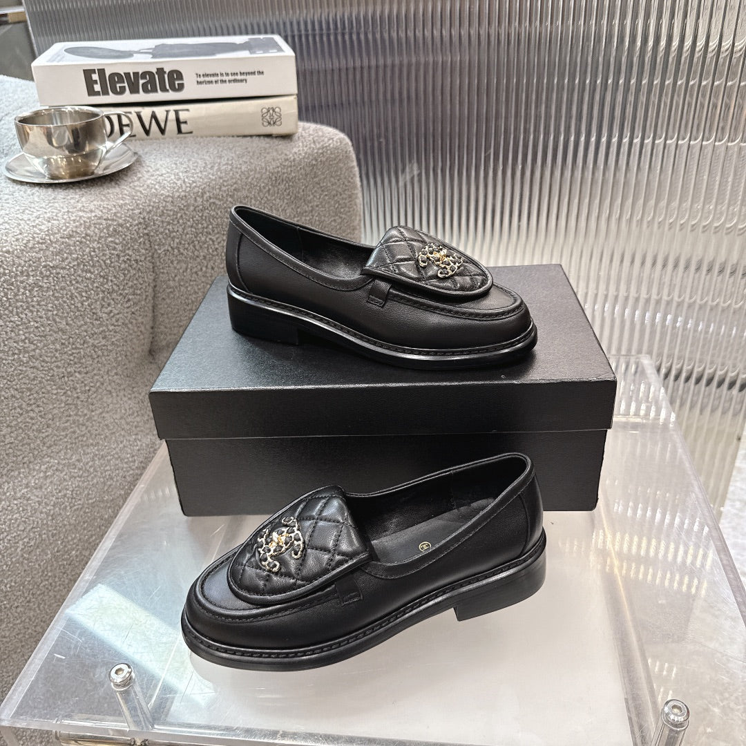 CC SS26 Loafers Black Lambskin 678951