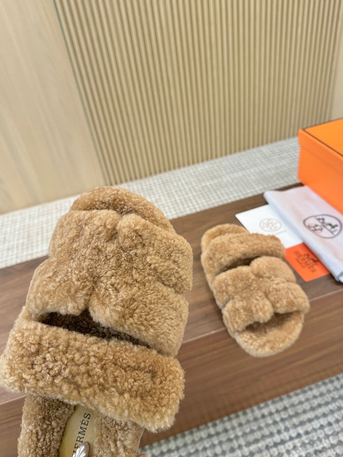 HM 26s Chypre Sandals Naturel Shearling 175171