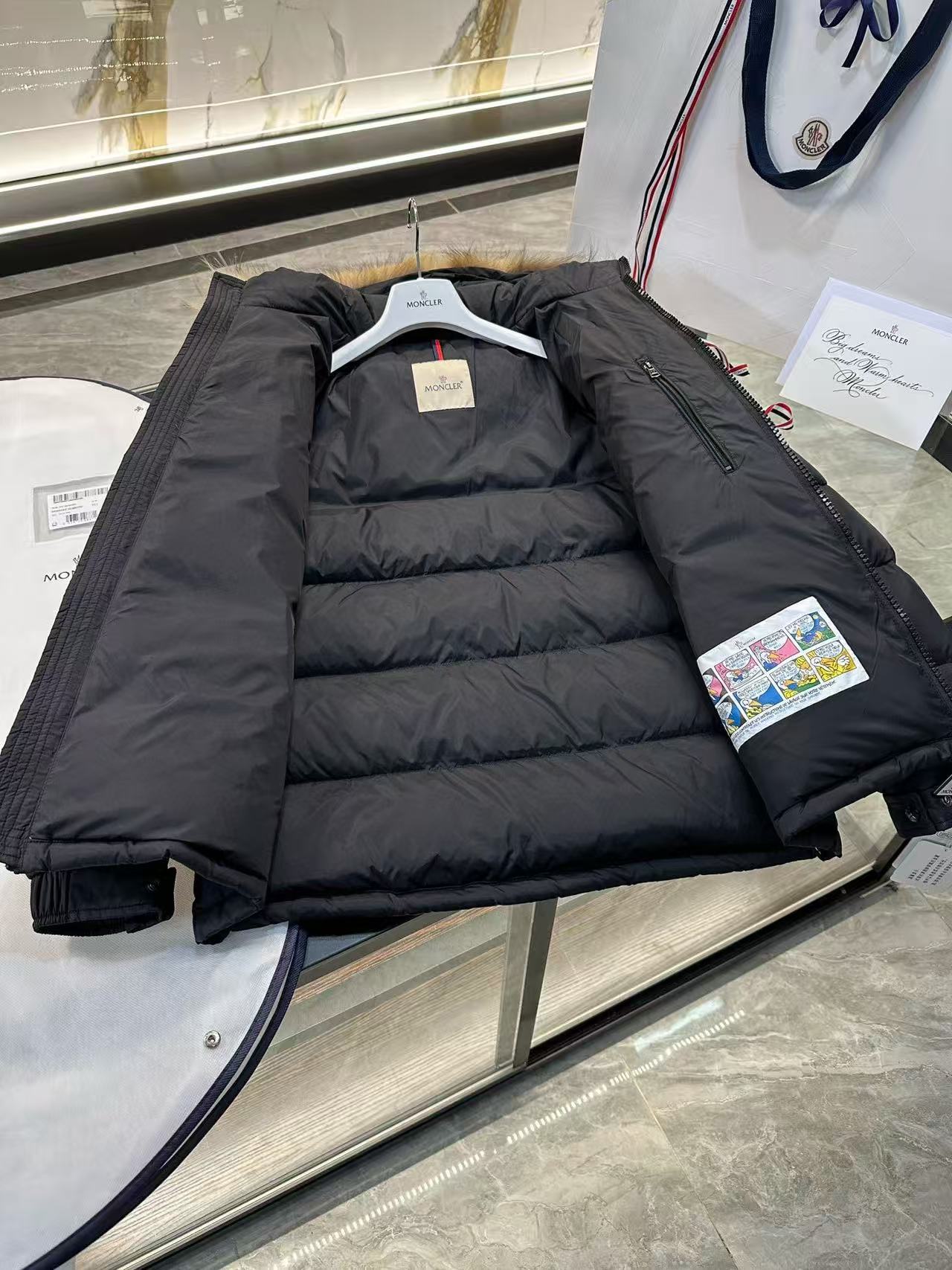 MC Mayaf Hooded Short Down Jacket