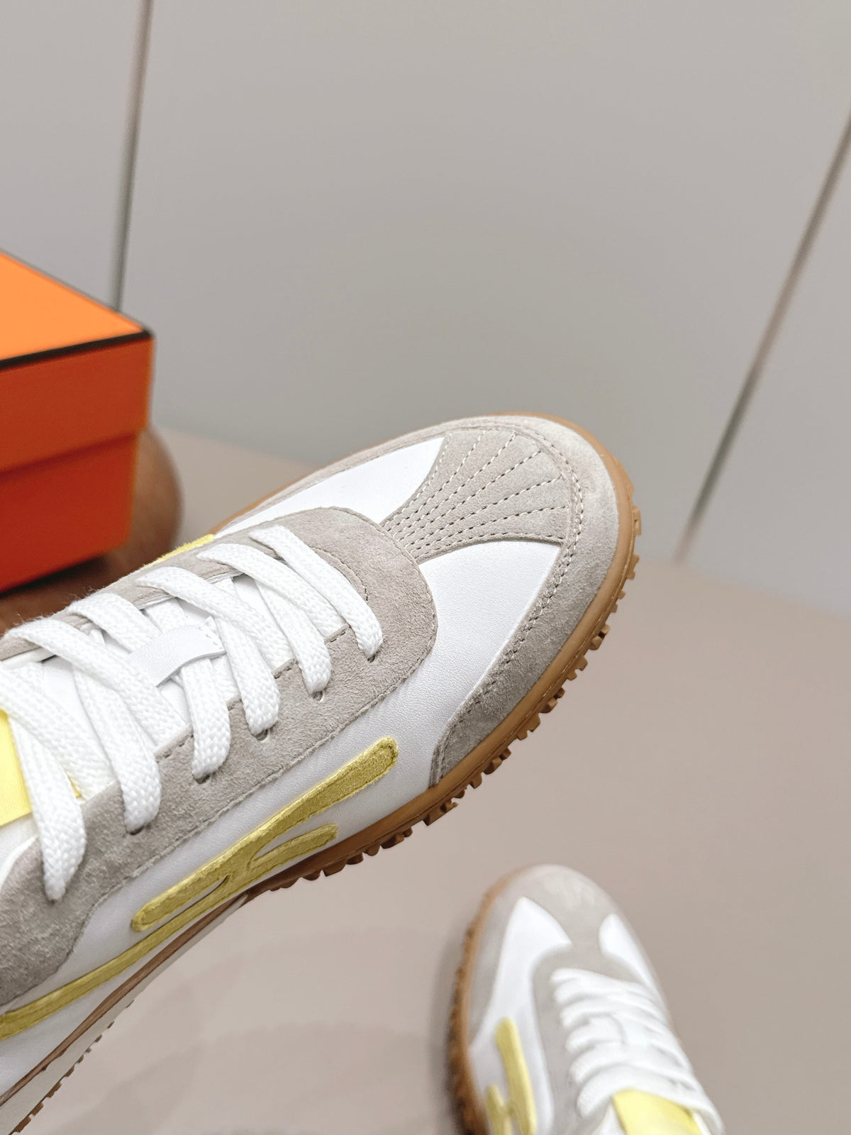 HM 26S Bouncing Sneakers White Calfskin Light Grey Yellow Suede