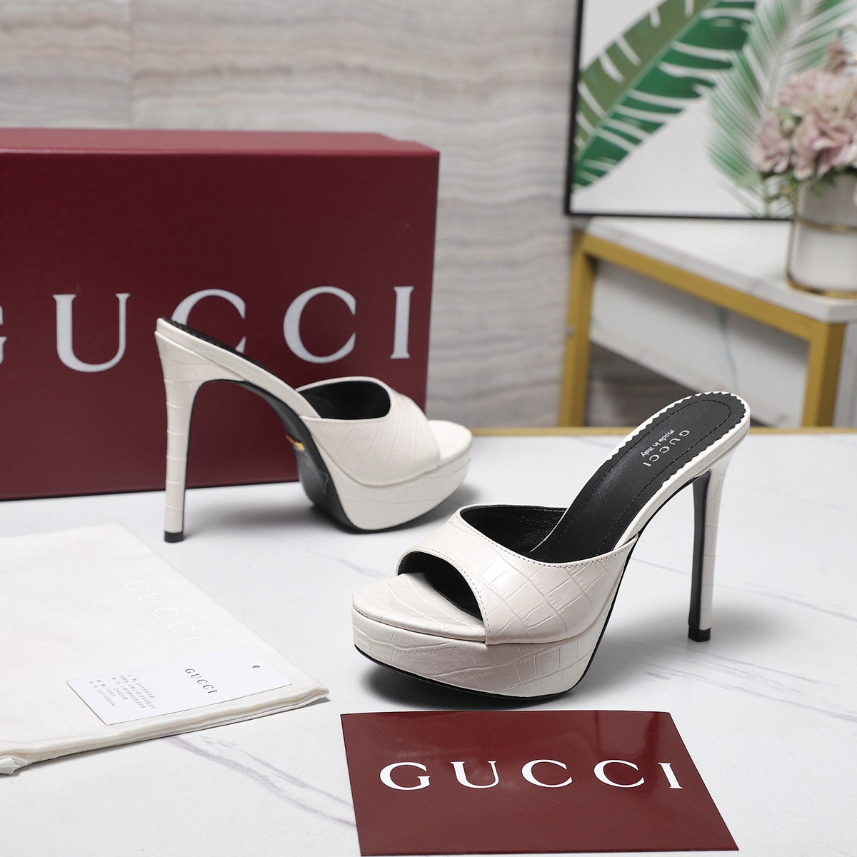 Gucci 26s Heeled Slide Sandals 12cm White Crocodile Embossed Patent Calfskin
