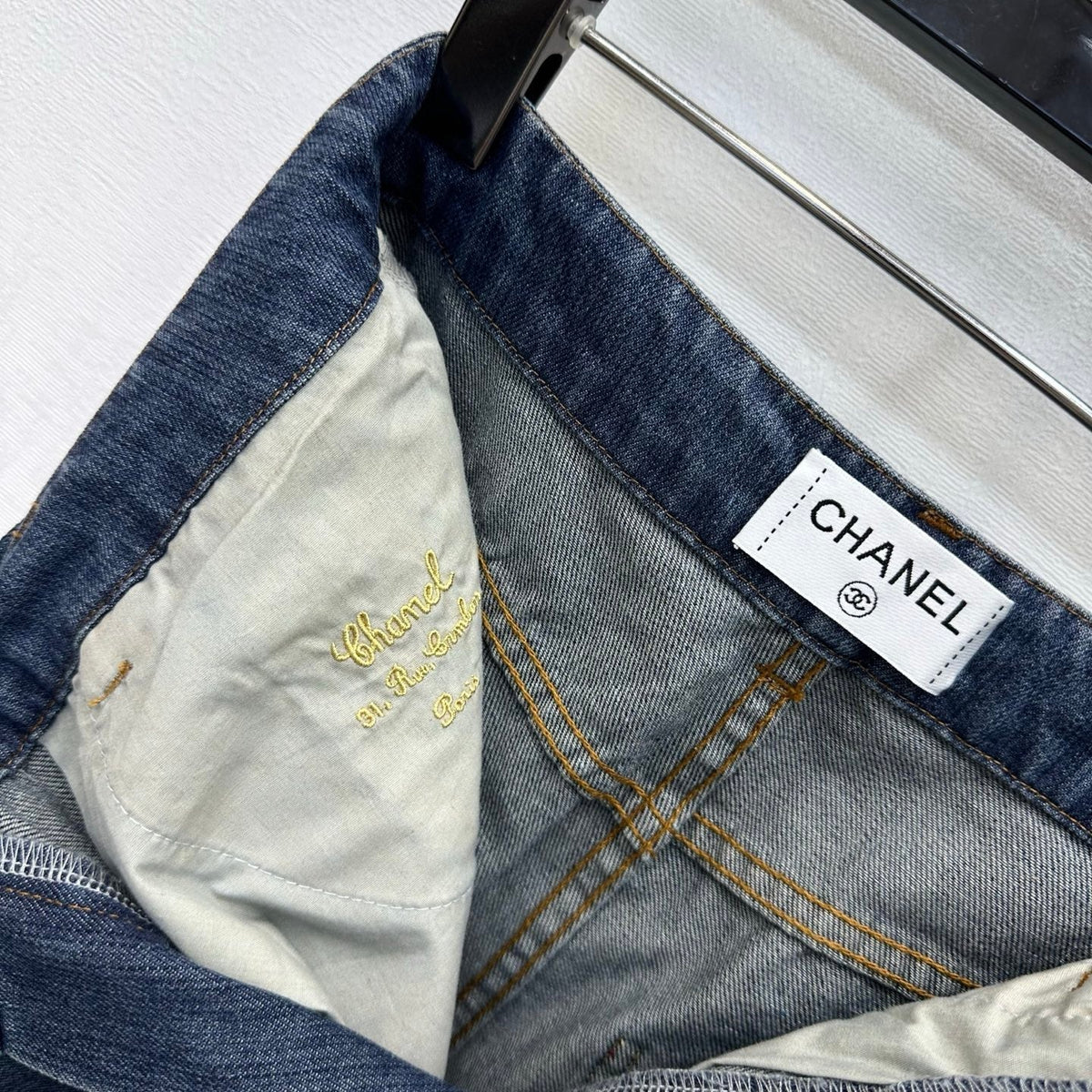CC 26FW High-Waisted A-Line Denim Shorts Chain-Trim Blue Cotton 441467