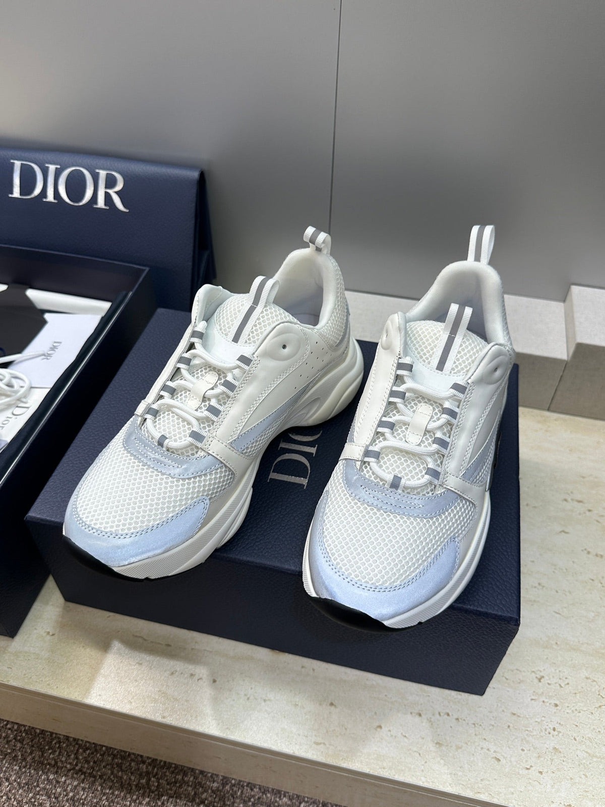 CD 26s Men B22 Sneakers White Grey Mesh 719284
