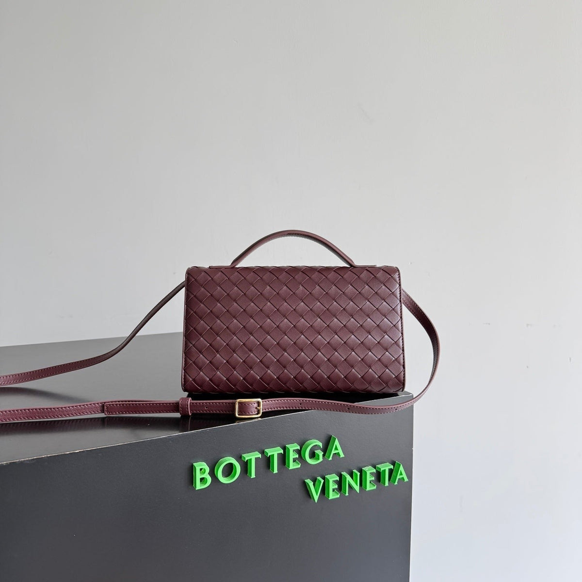 Bottega Veneta 2026 Andiamo Clutch With Handle 24cm Lambskin