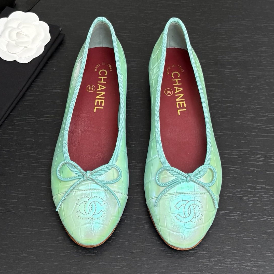Chanel 2026 Two-Tone Ballet Flat Cowhide 168113