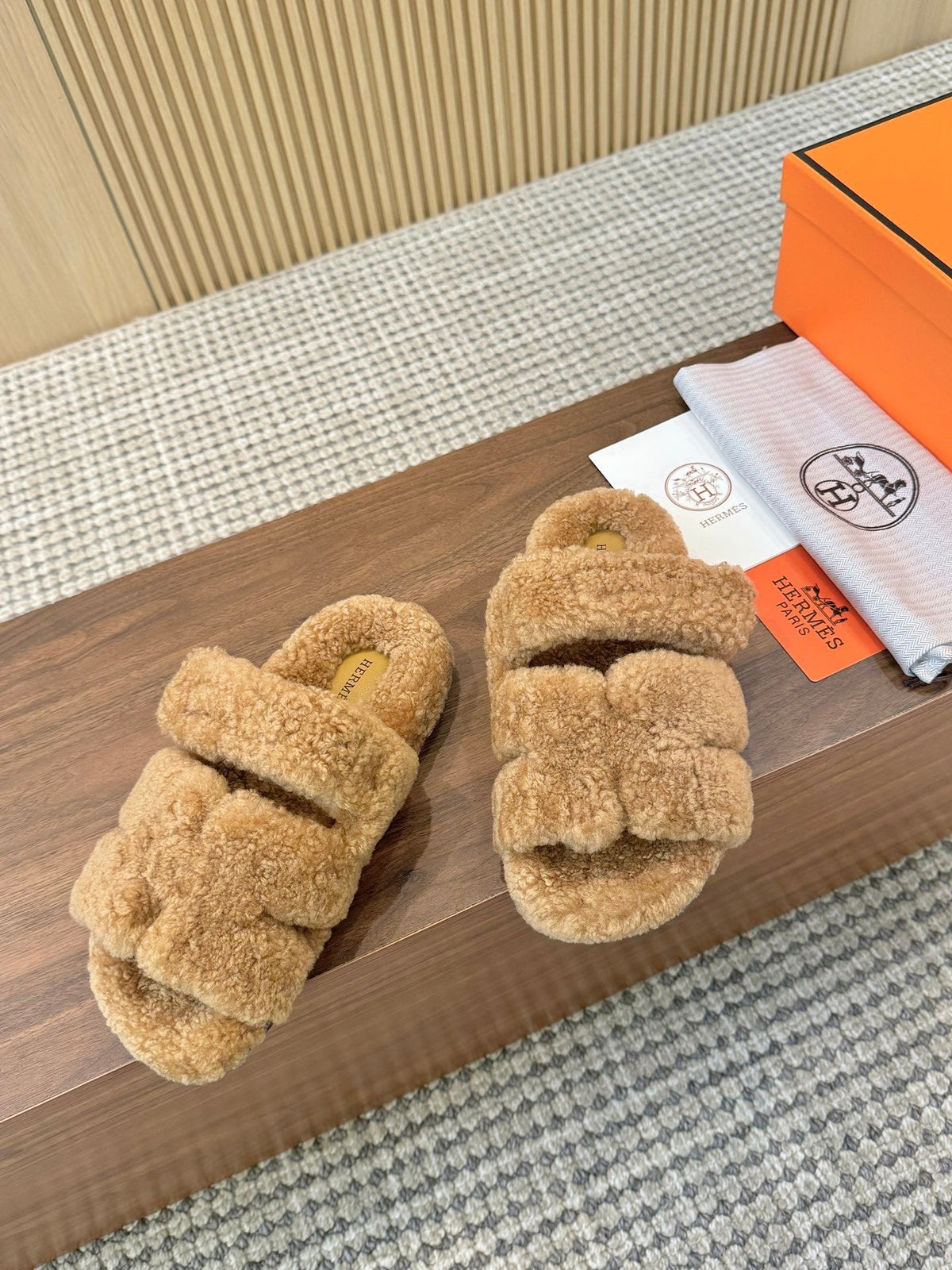 HM 26s Chypre Sandals Naturel Shearling 175171