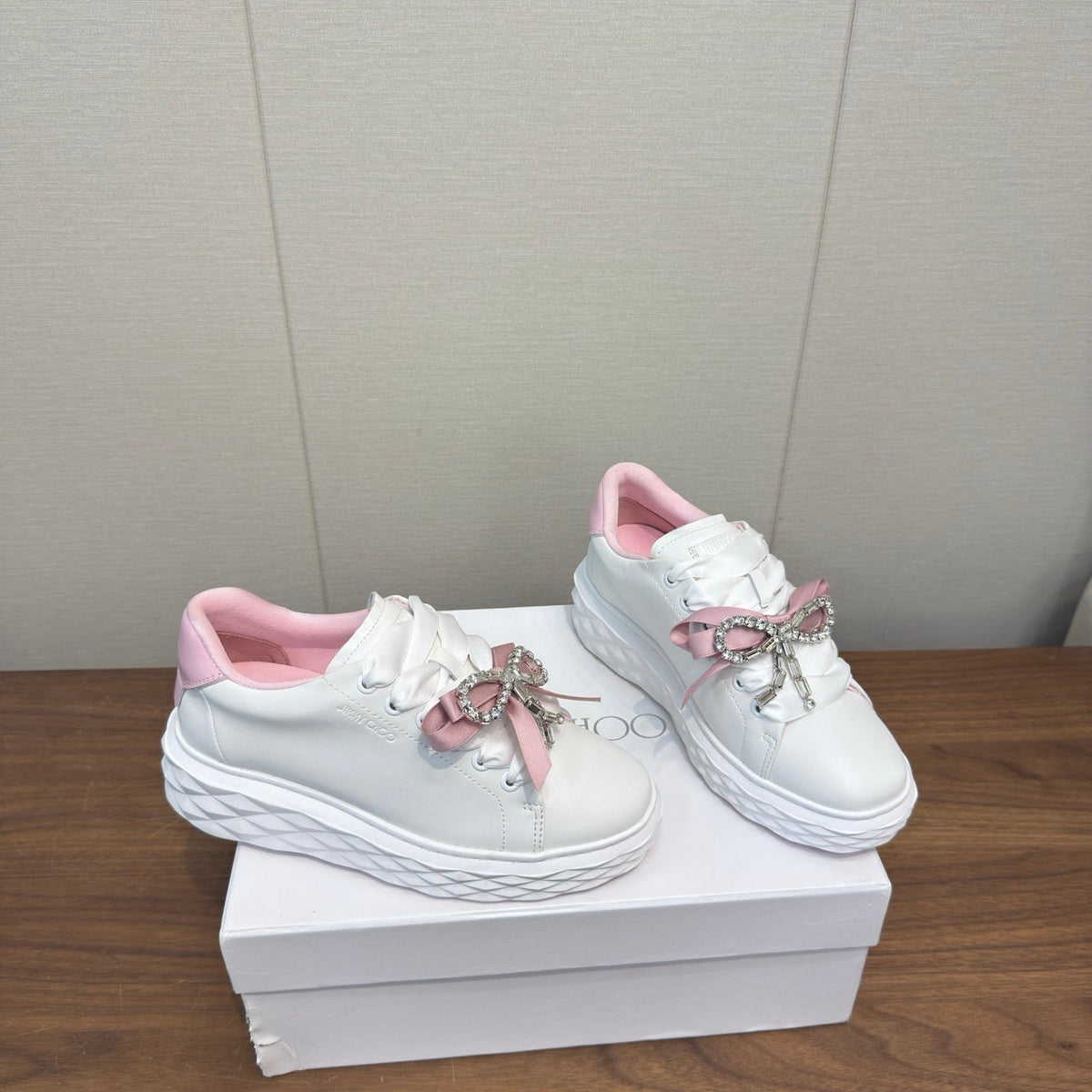 Jimmy Choo 26S Sneakers 5.5cm White And Pink Calfskin With Crystal Bow 835241