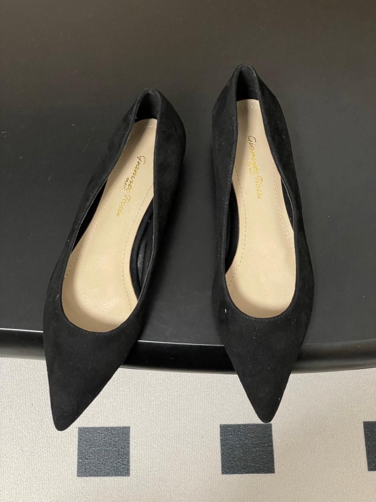 GR 26s Flats Black Suede 164793