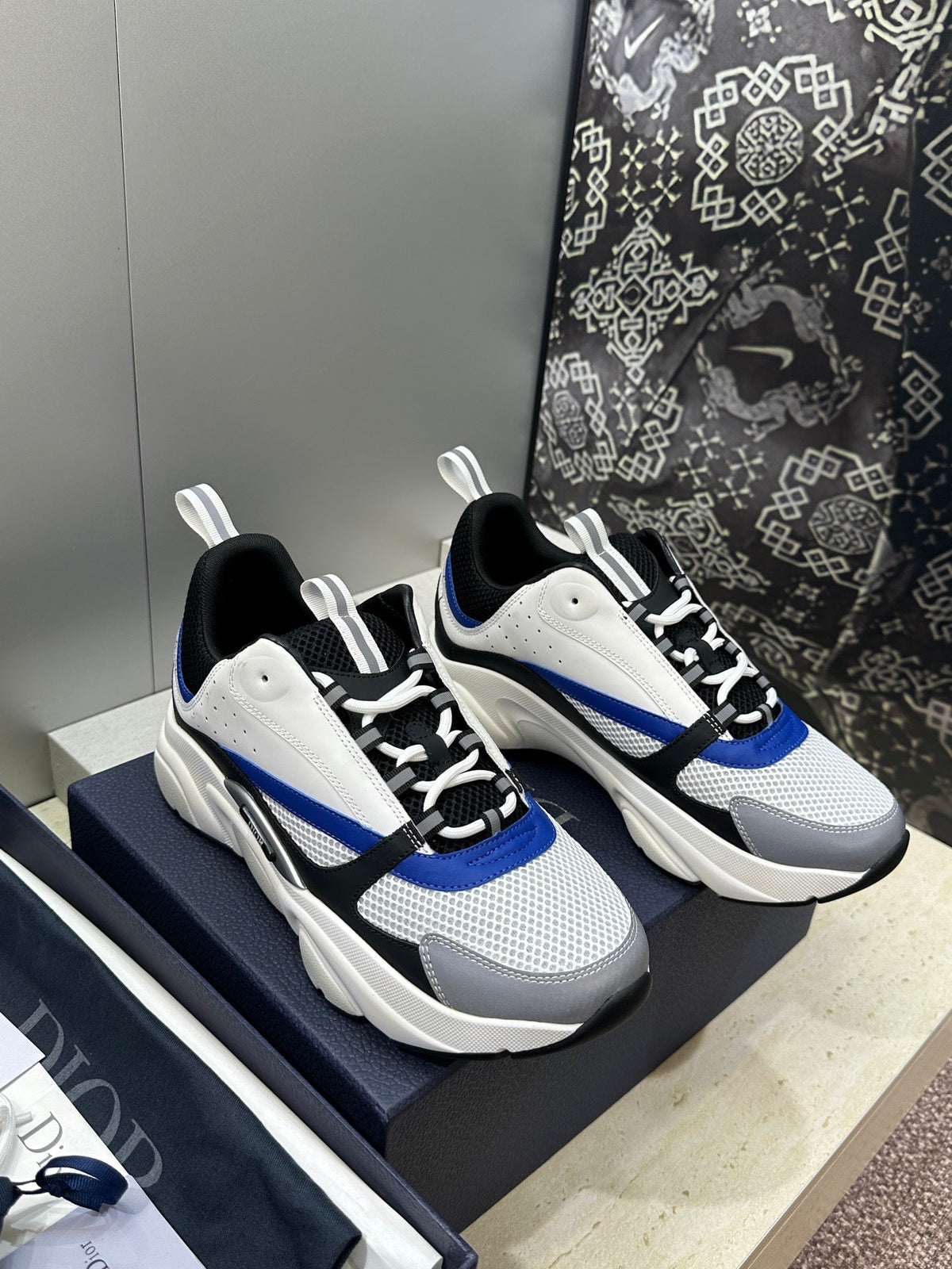 CD 26s Men B22 Sneakers White Grey Royal Blue Trim 834915
