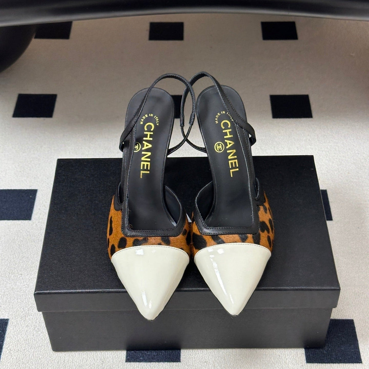 Chanel 26s Pointed Toe High Heel Slingbacks 8.5 Cm Brown Pony Hair White Toe
