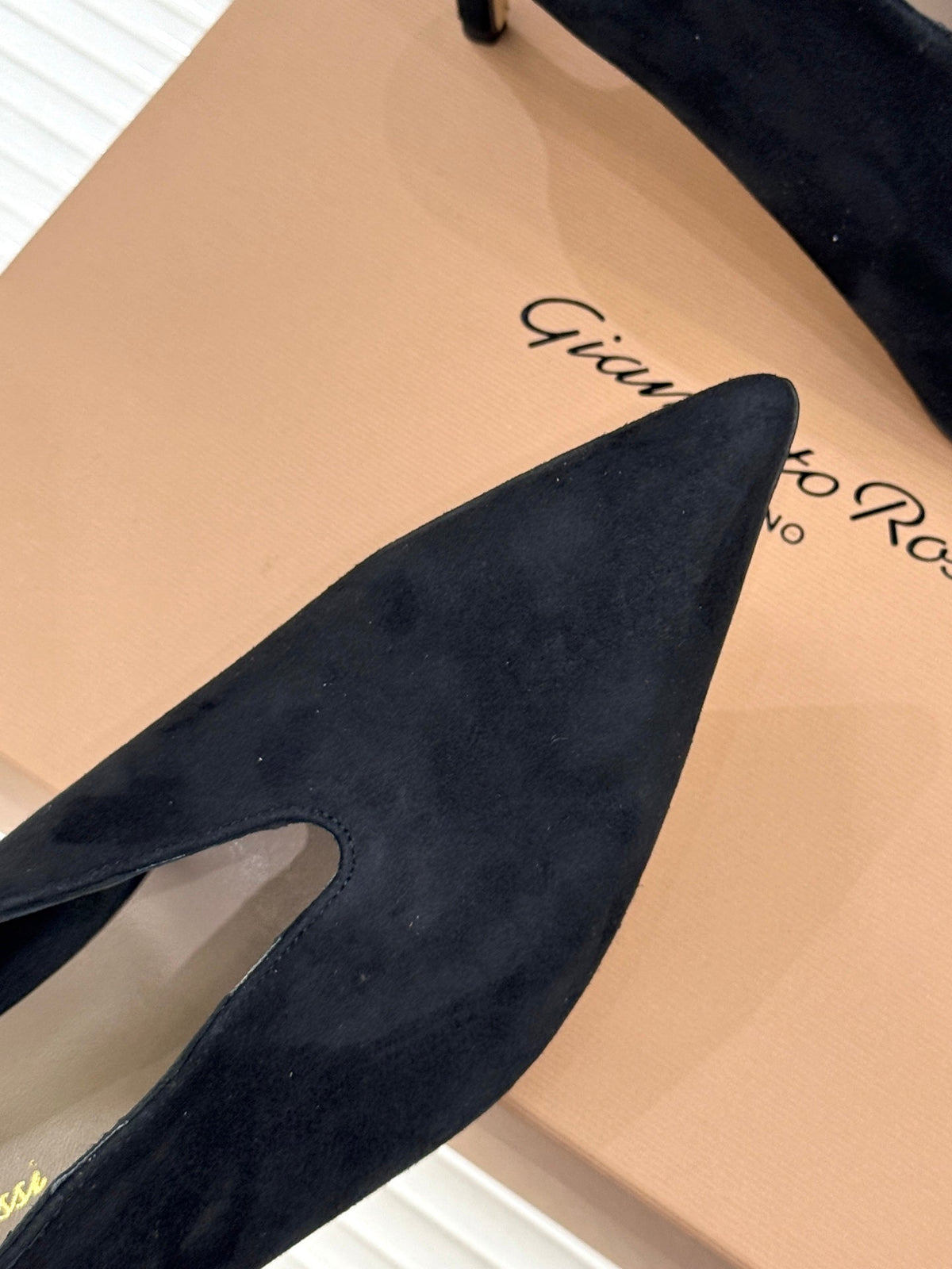 GR 26s Vania Pumps 9cm Black Suede 175091