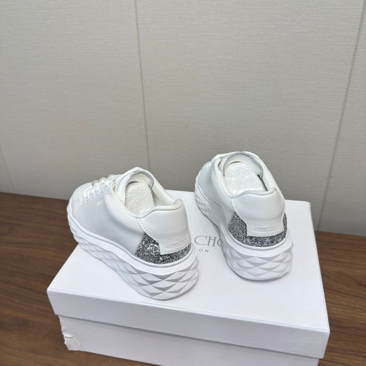Jimmy Choo 26S Sneakers 5.5cm White Calfskin Pearl-Embellished 191764