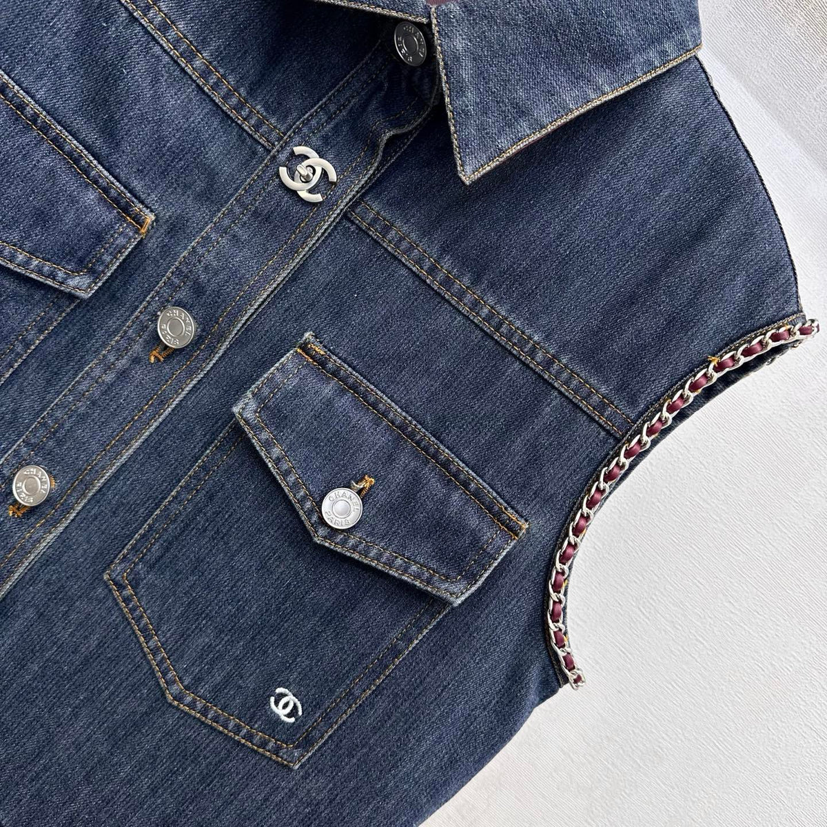 CC 26FW Chain-Trim Denim Vest Dress Red Leather Collar Blue Cotton 441477