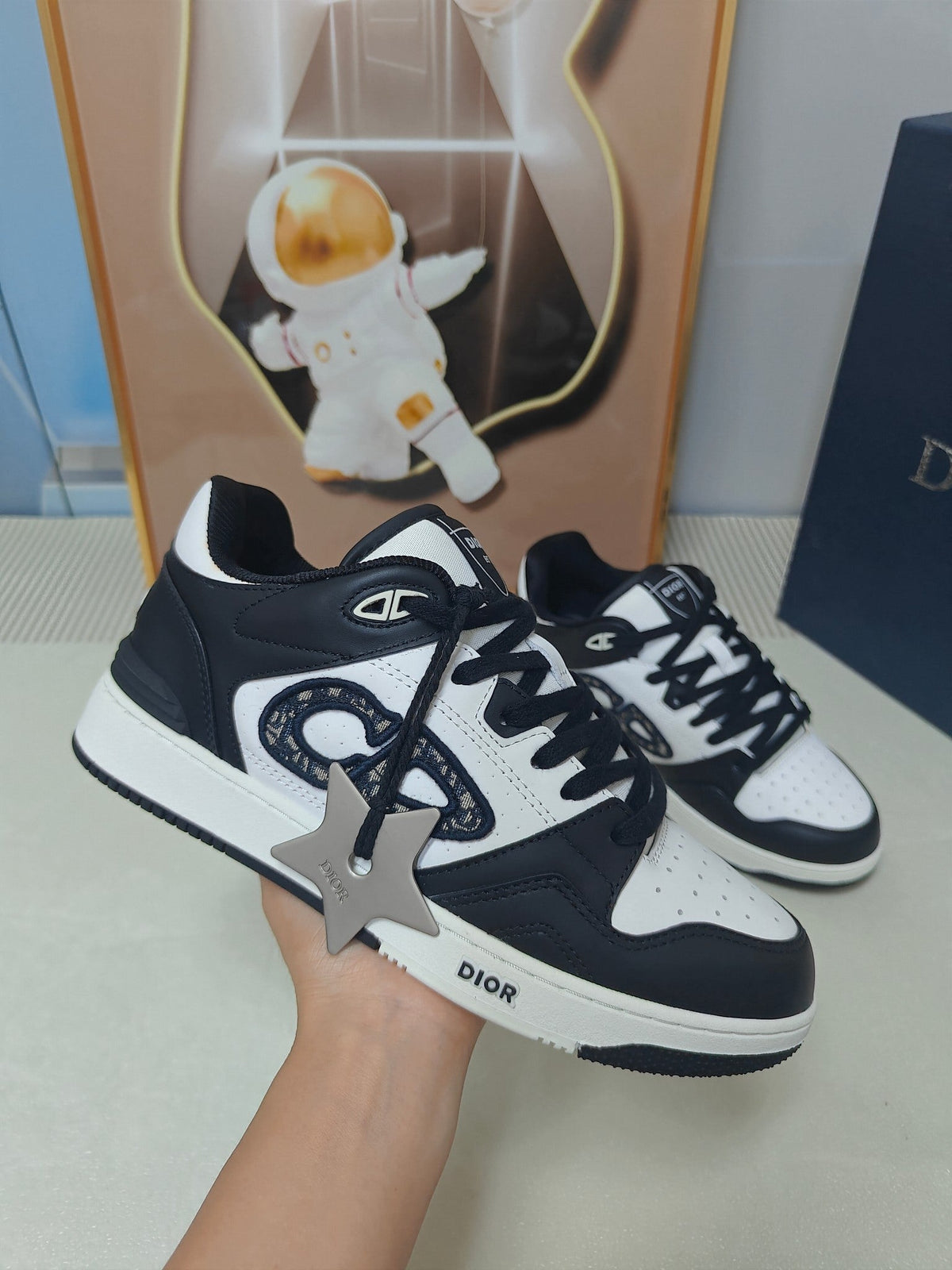 CD 26s Low Top Sneaker White Black Calfskin 628314