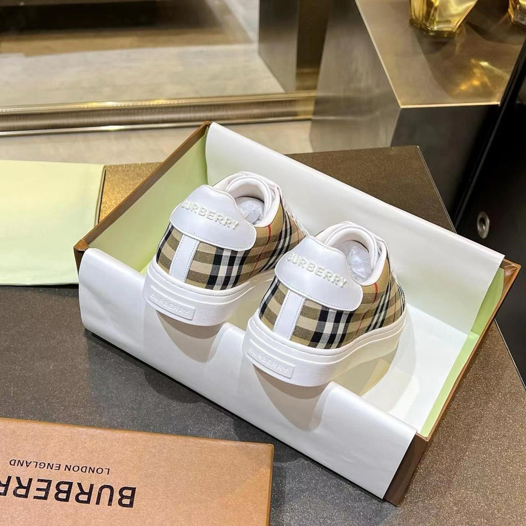 Burberry Vintage Low-Top Sneakers Canvas Leather