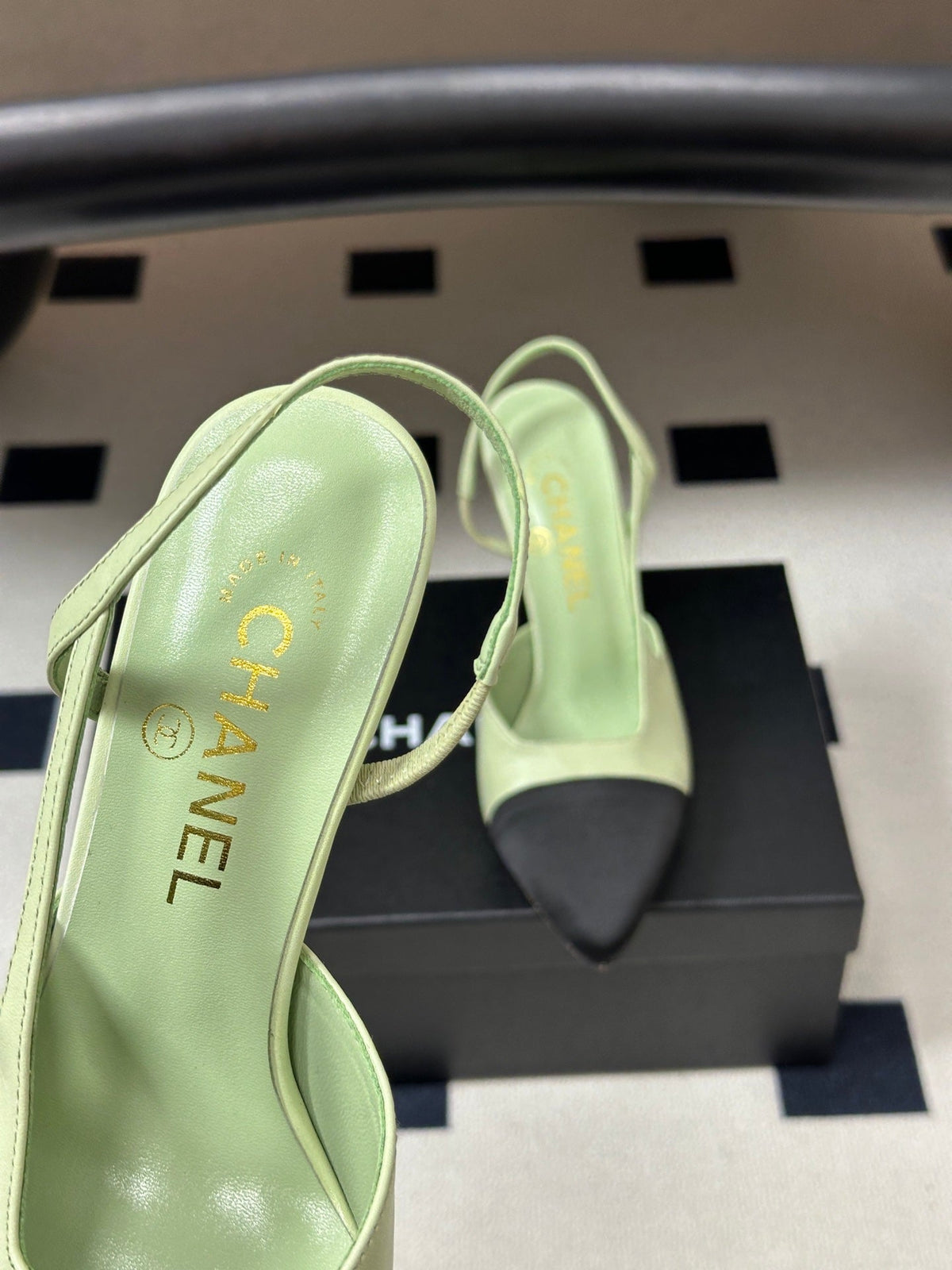 Chanel 26s Pointed Toe High Heel Slingbacks 8.5 Cm Pastel Green Lambskin Black Toe