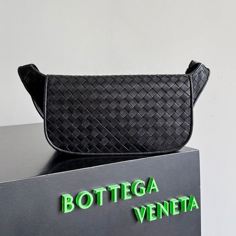 Bottega Veneta 2026 Veneto Sling Bag 33cm Black Lambskin