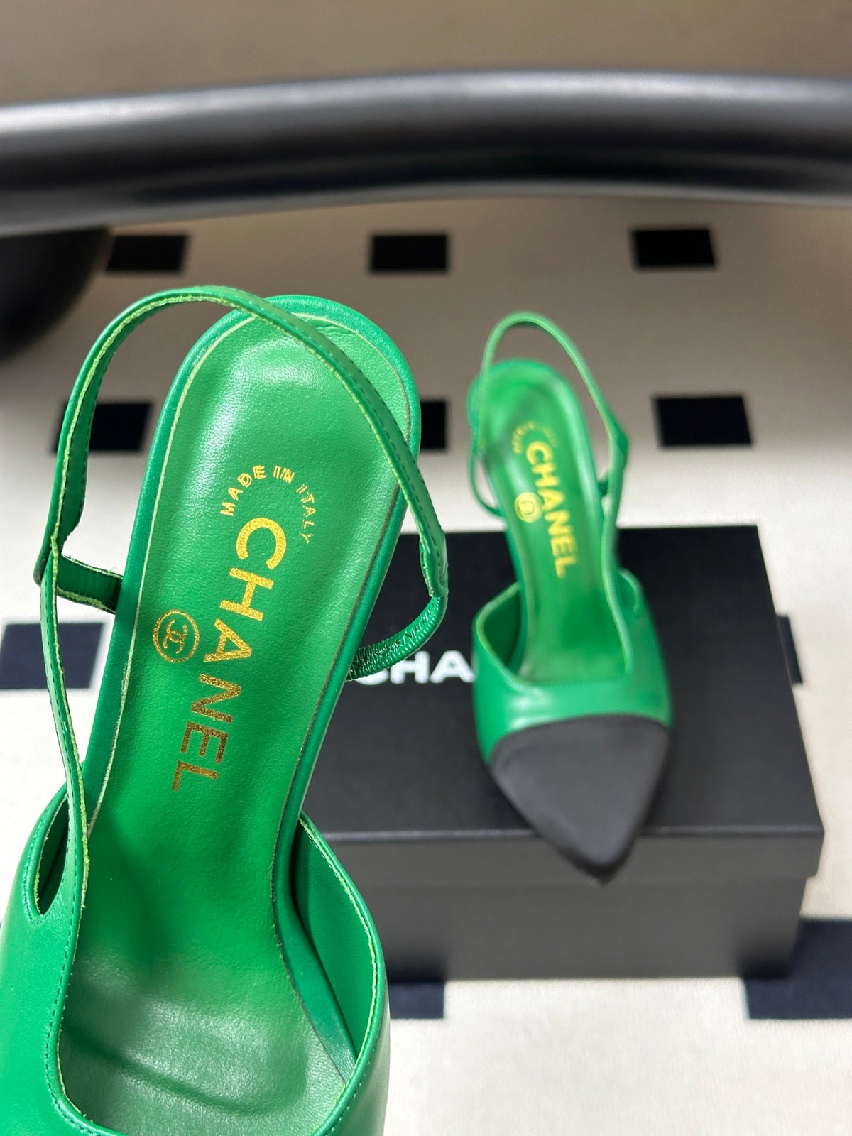 Chanel 26s Pointed Toe High Heel Slingbacks 8.5 Cm Green Lambskin Black Fabric