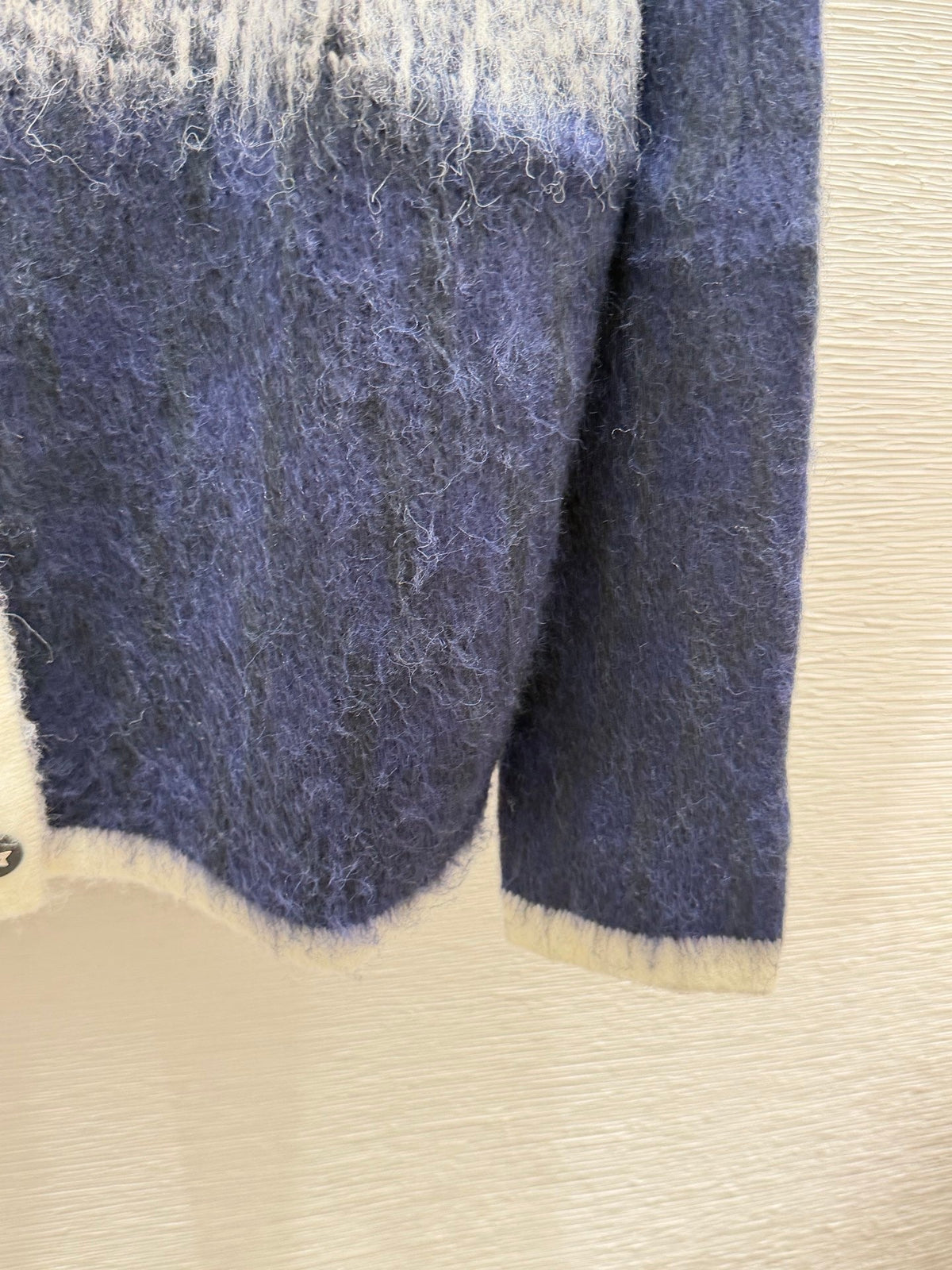 CD 26FW V-Neck Signature Band Knit Cardigan Navy Cream Wool 313306