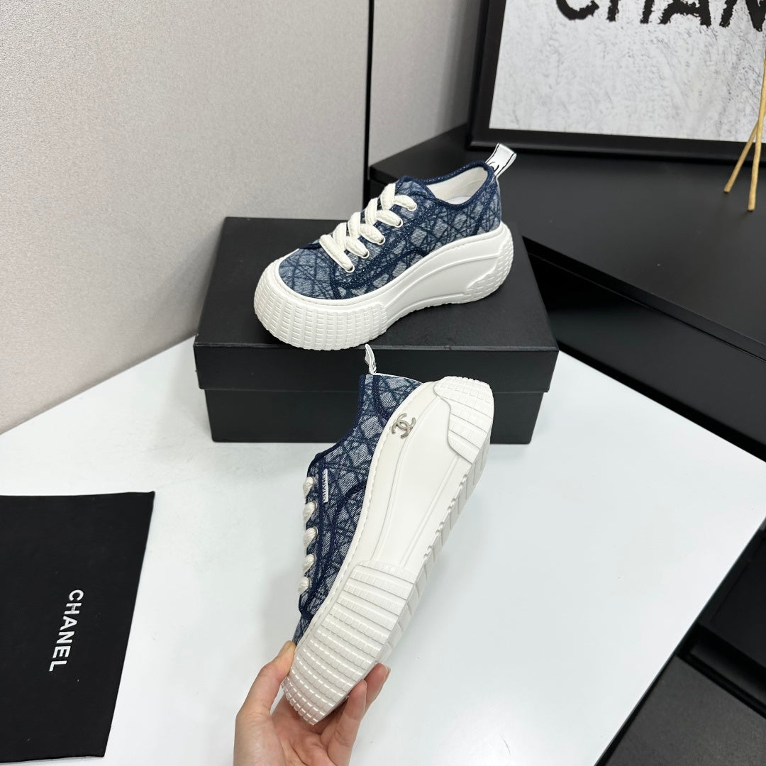 CC 26S Sneakers in Navy Blue Diamond-Patterned Woven Fabric