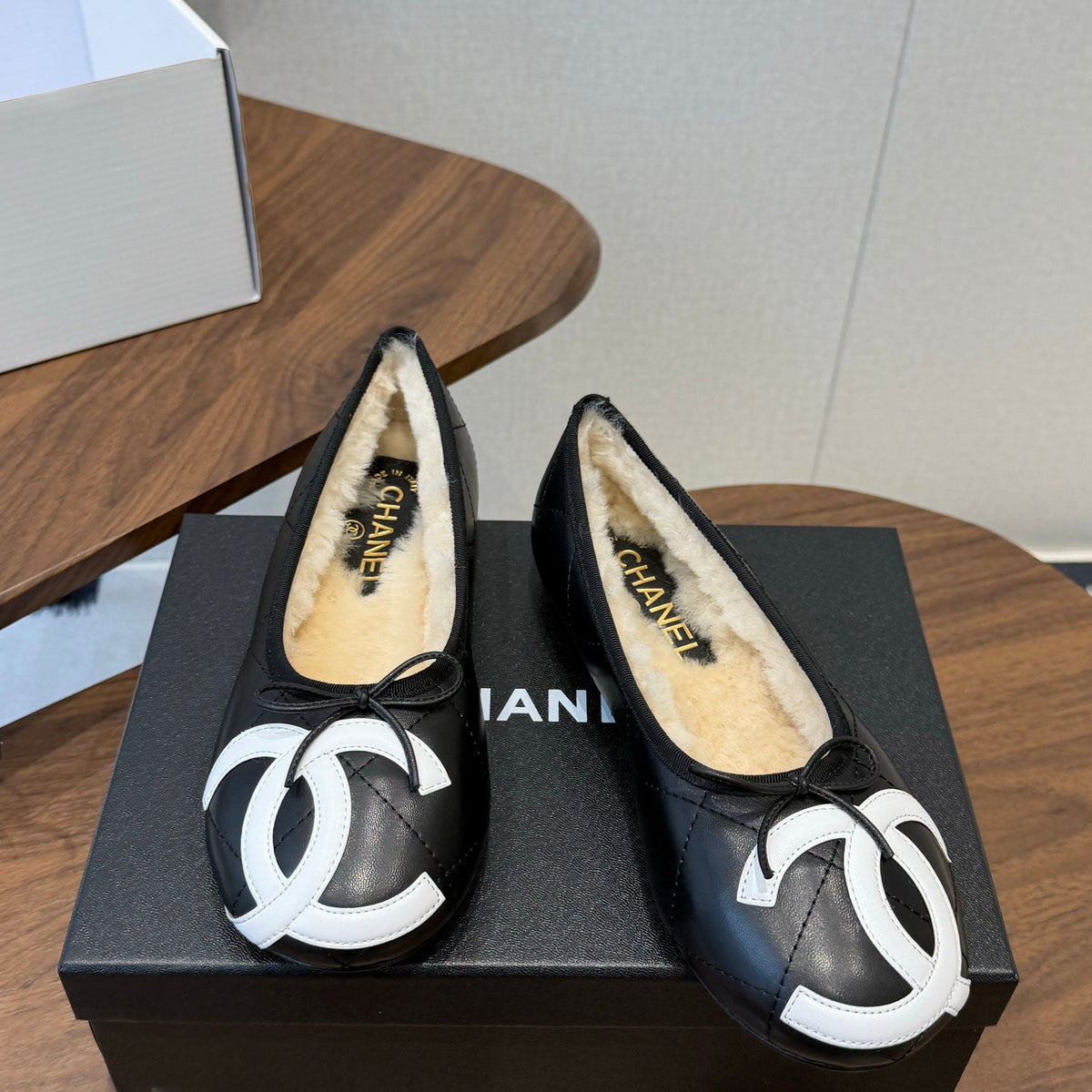 CC 26S Coco Beach Ballet Flats Bow Shearling Lining Lambskin 158502