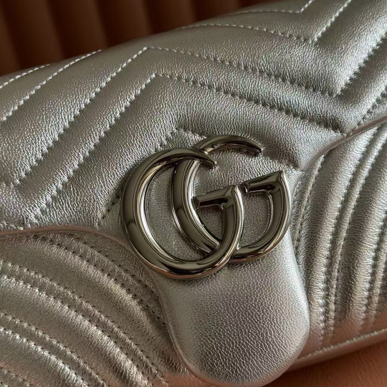 GG Marmont Small Shoulder Bag Metallic Silver Leather