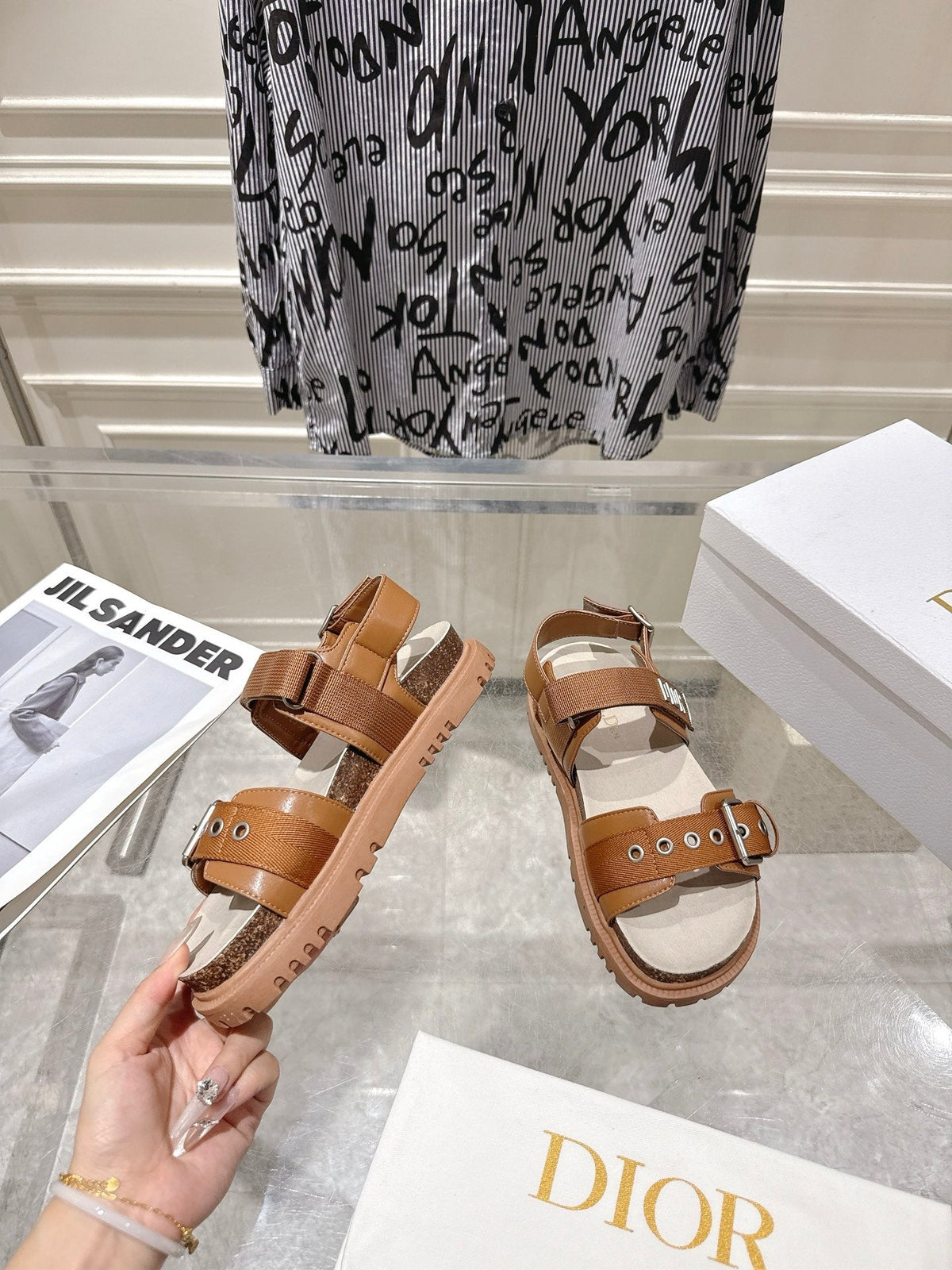 CD 26s Buckle Sandals Brown Canvas 385921