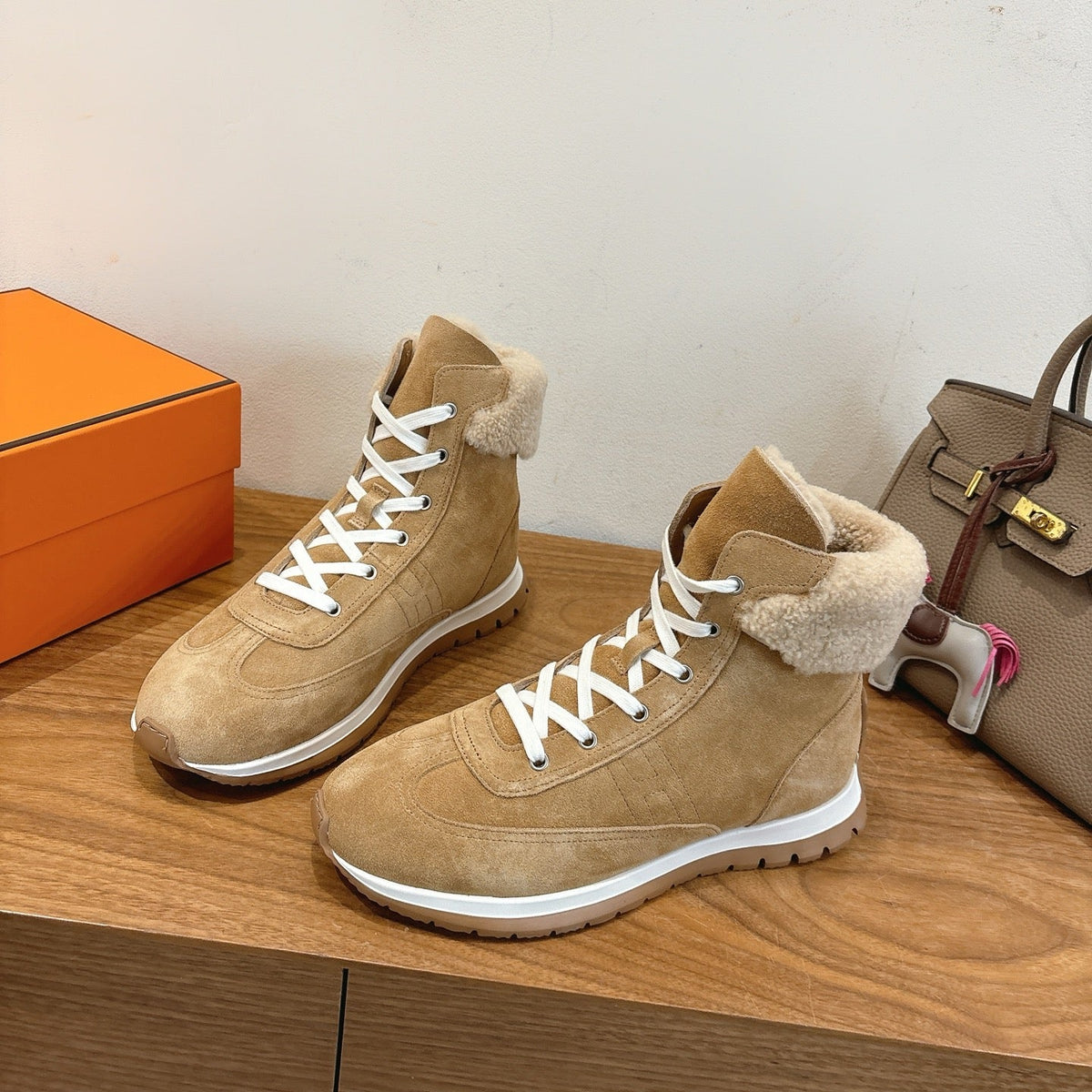 HM 26S Fur-Lined High Top Sneakers Warm Beige Suede
