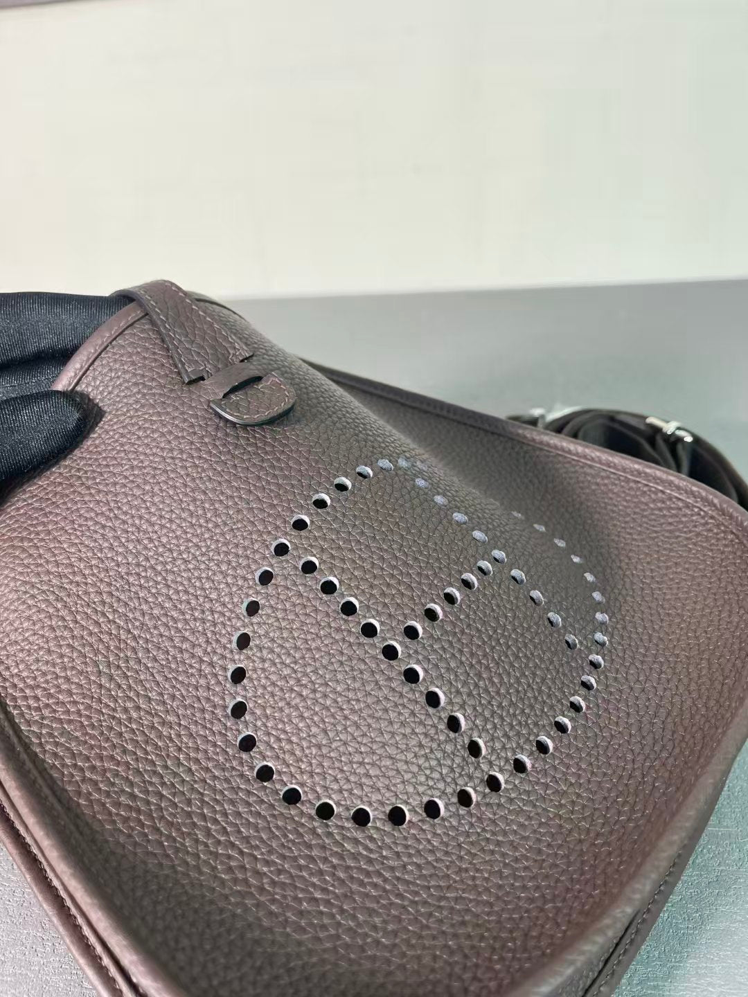 HM Evelyne 23cm Ebene Togo SHW