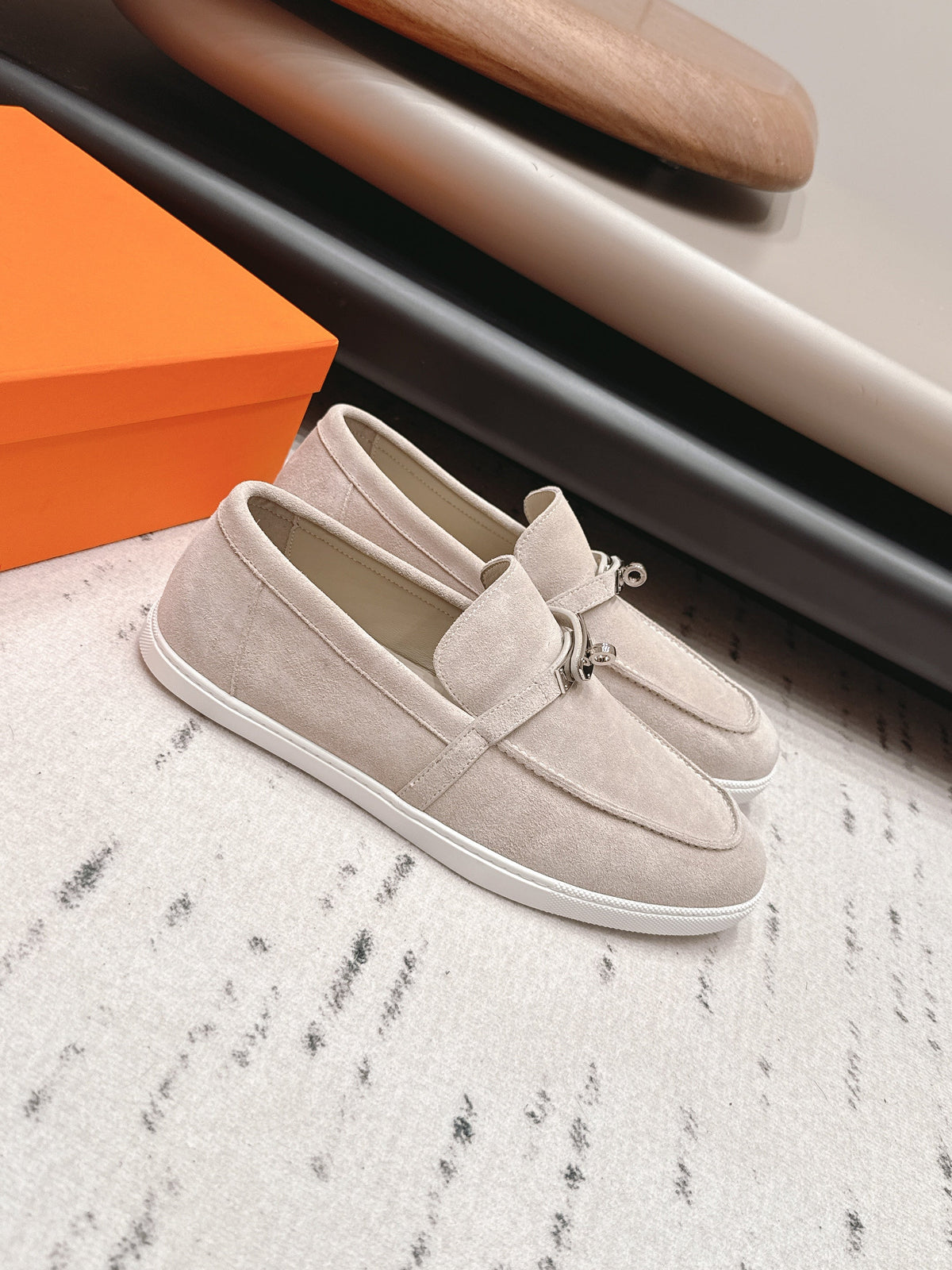 HM 26S Kelly Paris Loafers Light Grey Suede Silver Hardware