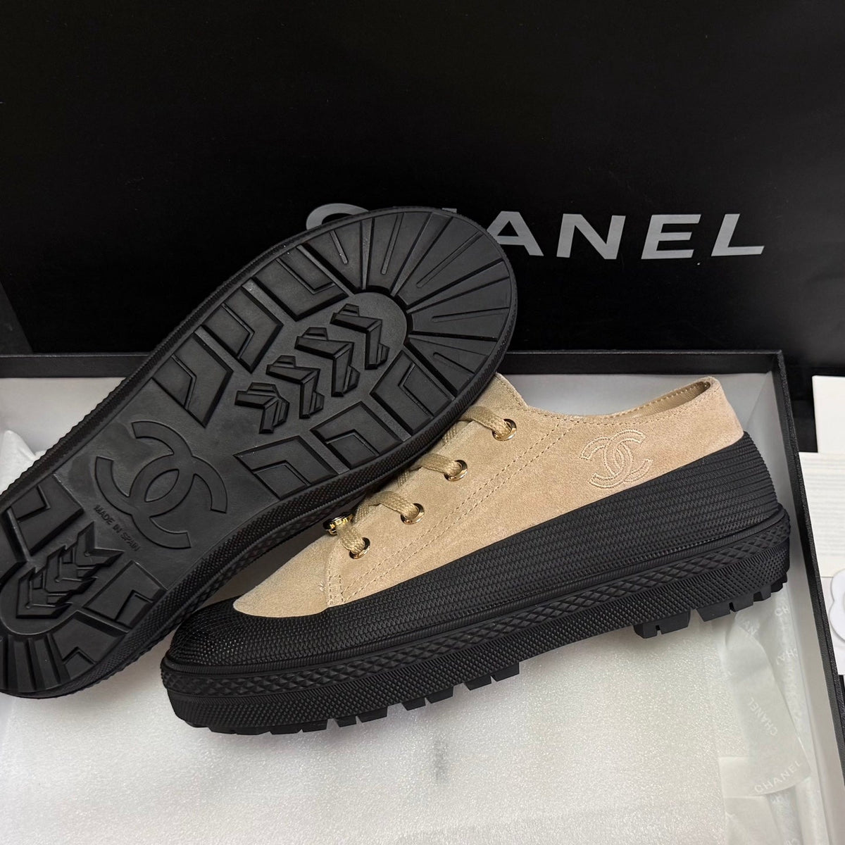 CC 26s Lace-Up Sneakers Beige Suede 164802
