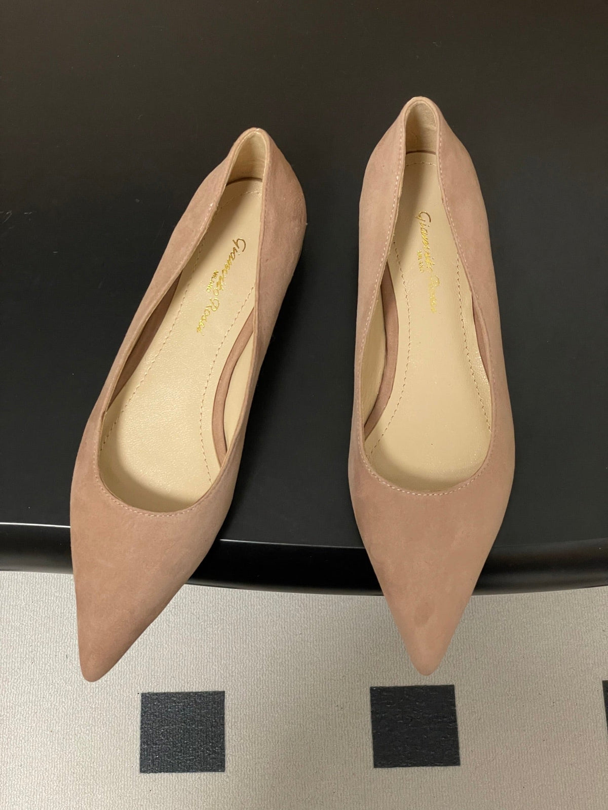 GR 26s Flats Nude Suede 164789