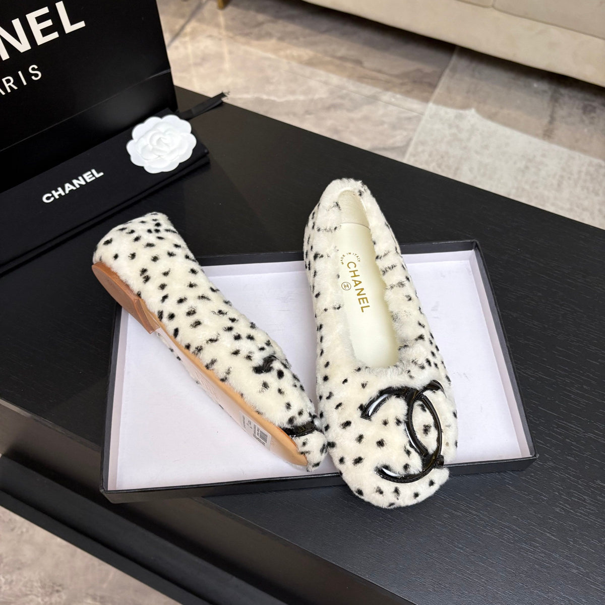 CC 26K Ballet Flats CC Logo Black White Shearling 140059