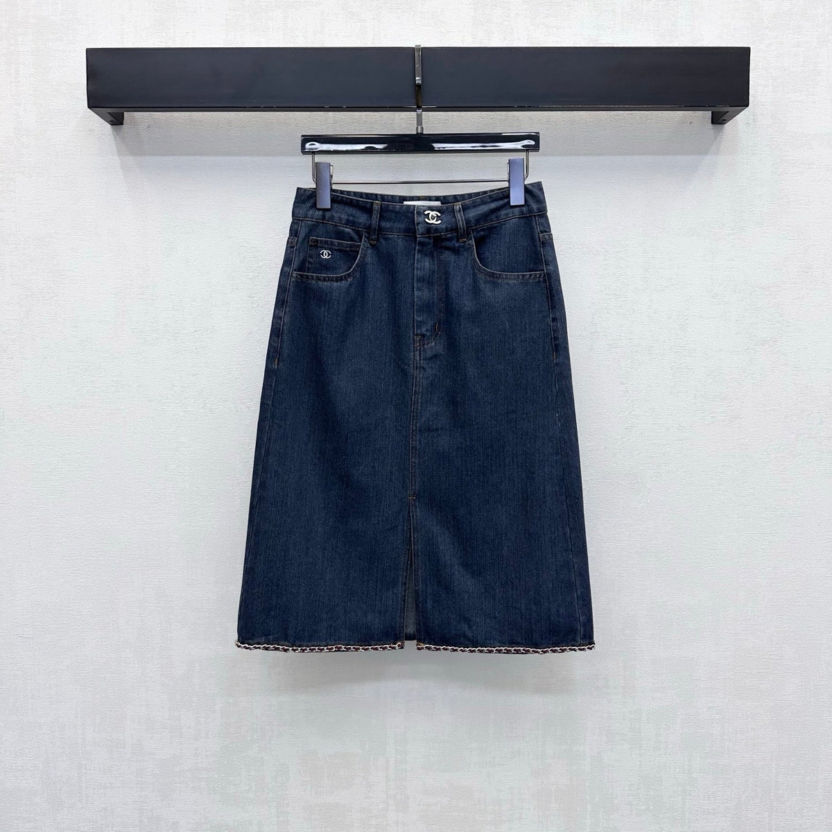 CC 26FW High-Waisted Slit Denim Midi Skirt Chain Trim Blue Cotton 441472