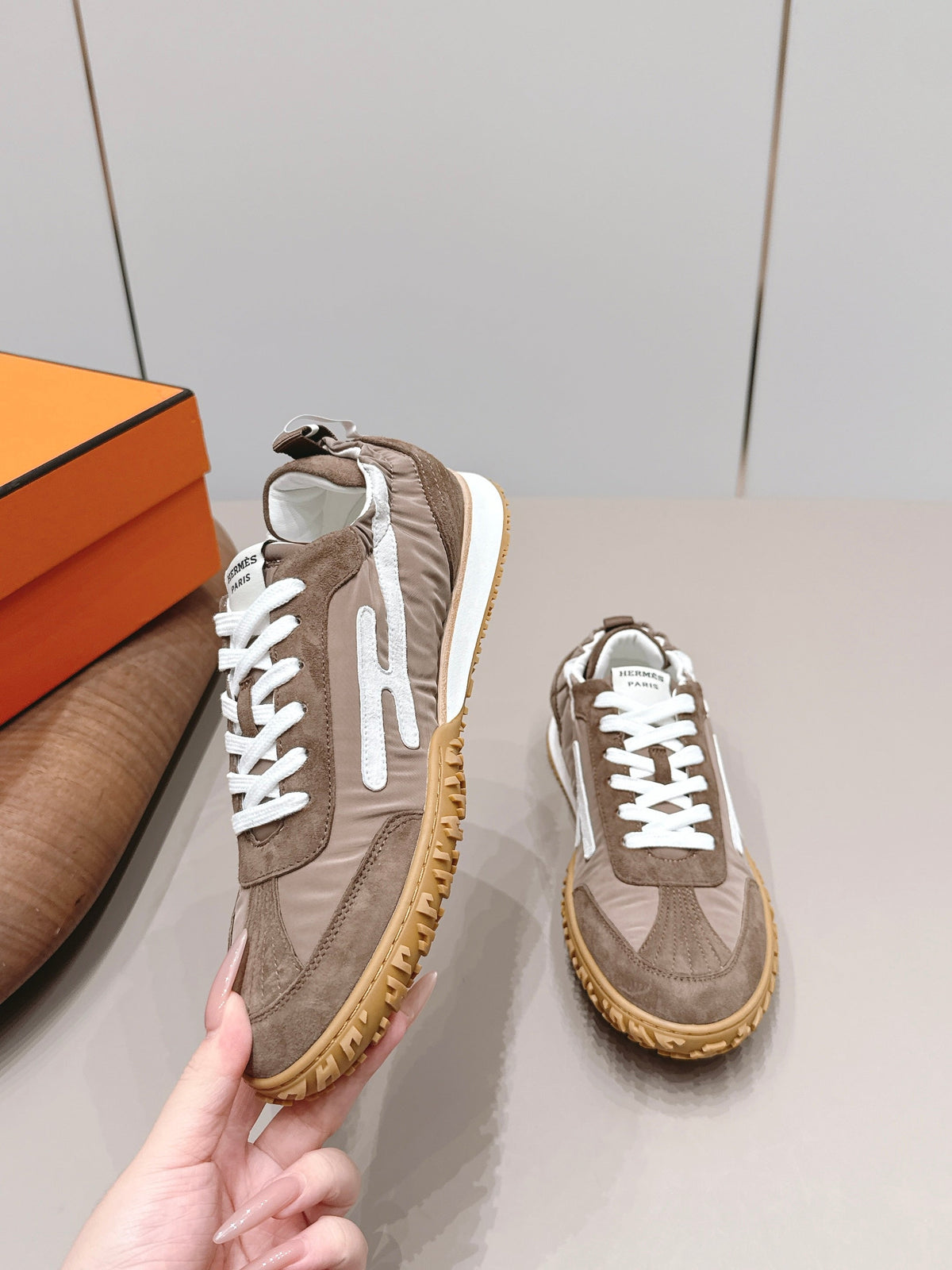 HM 26S Bouncing Sneakers Brown Nylon Suede