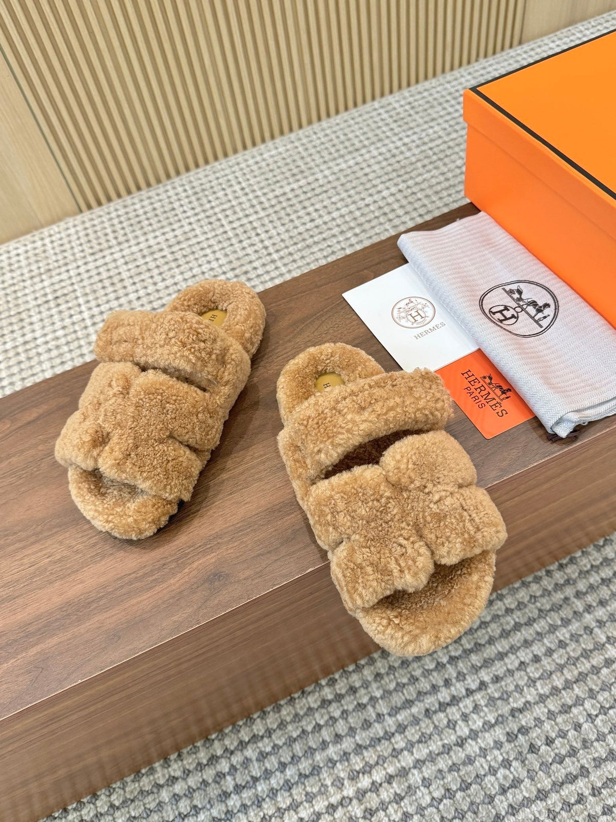 HM 26s Chypre Sandals Naturel Shearling 175171