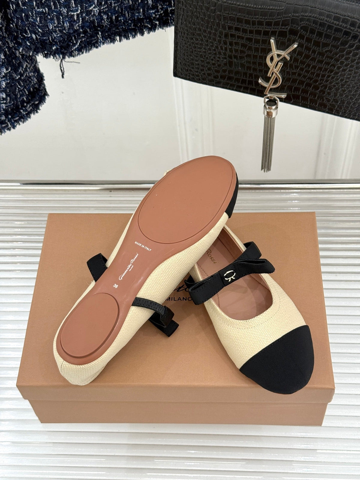 GR 26s Mary Jane Flats Black Cream White Fabric 164783