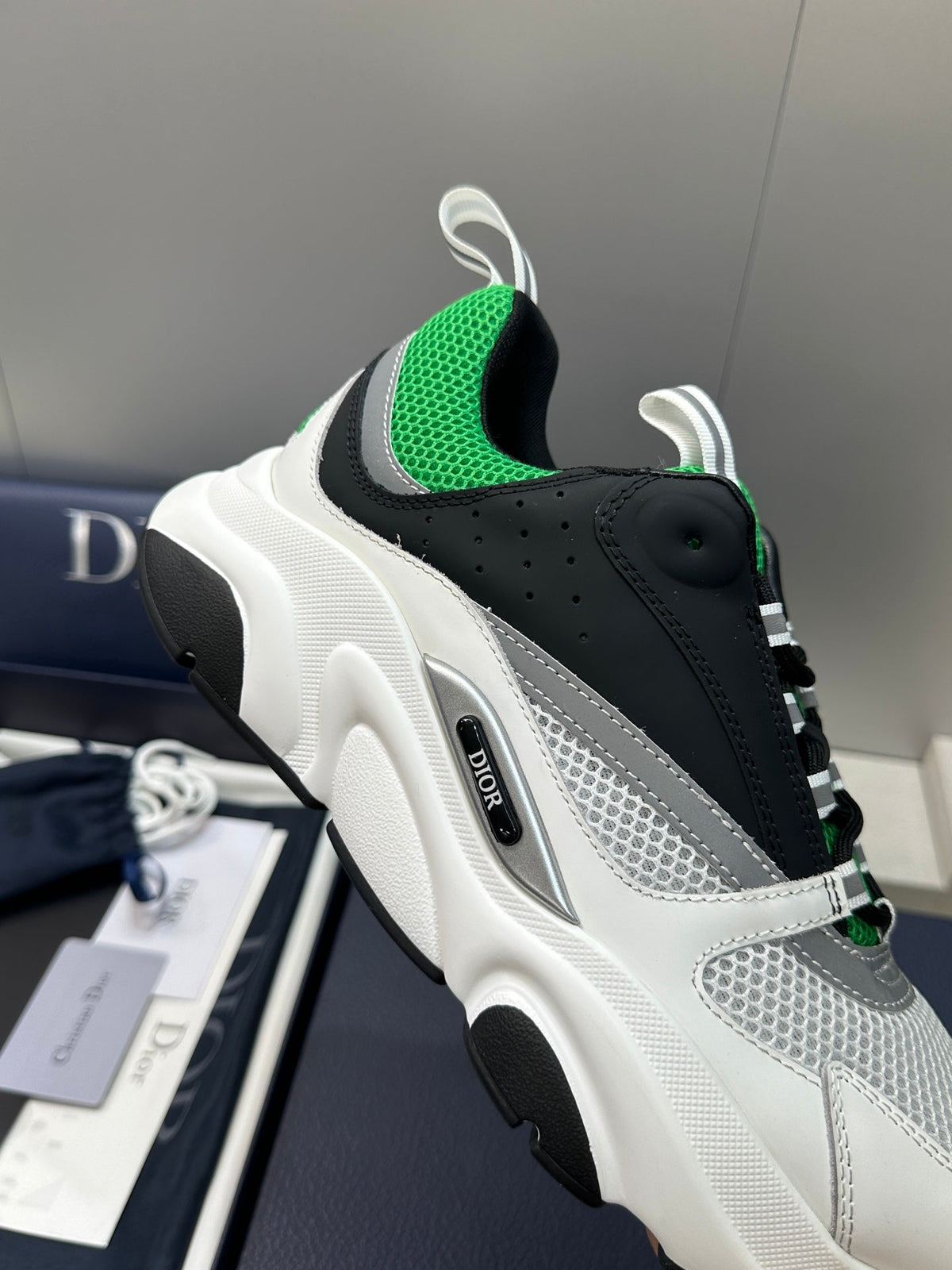 CD 26s Men B22 Sneakers White Black Green Mesh 391852